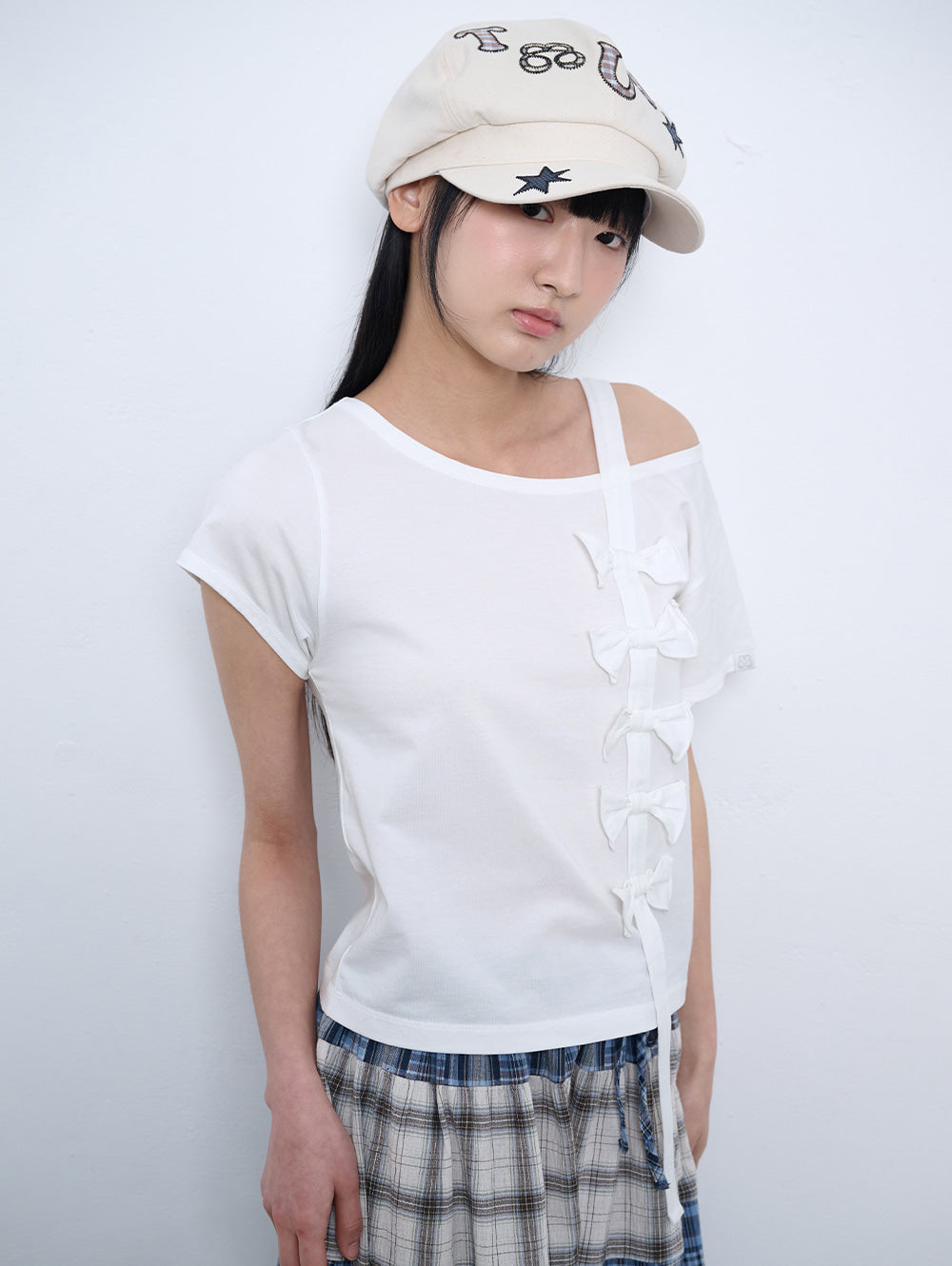 6/8 21:00発売【TUOMIO】RIBBON OFF SHOULDER T-SHIRT