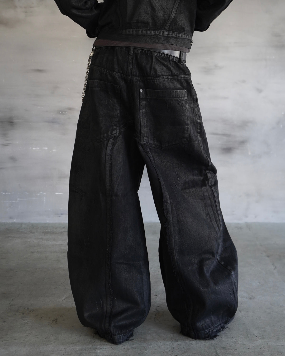 【CHIKASHITSU PLUS HIGH】Washed coating denim pants