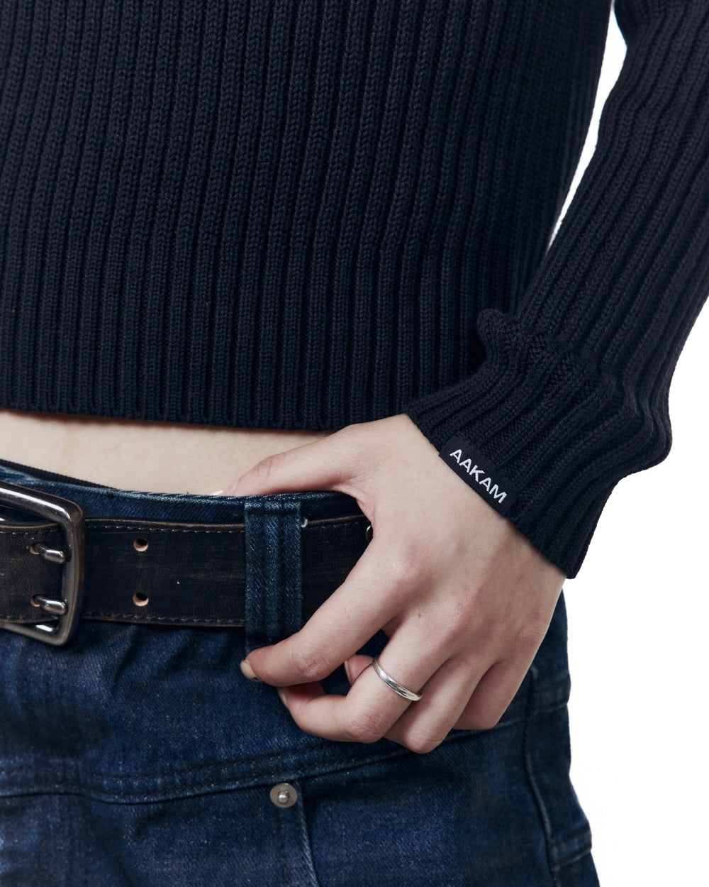 【AAKAM】Slant Zipper Belted Knit