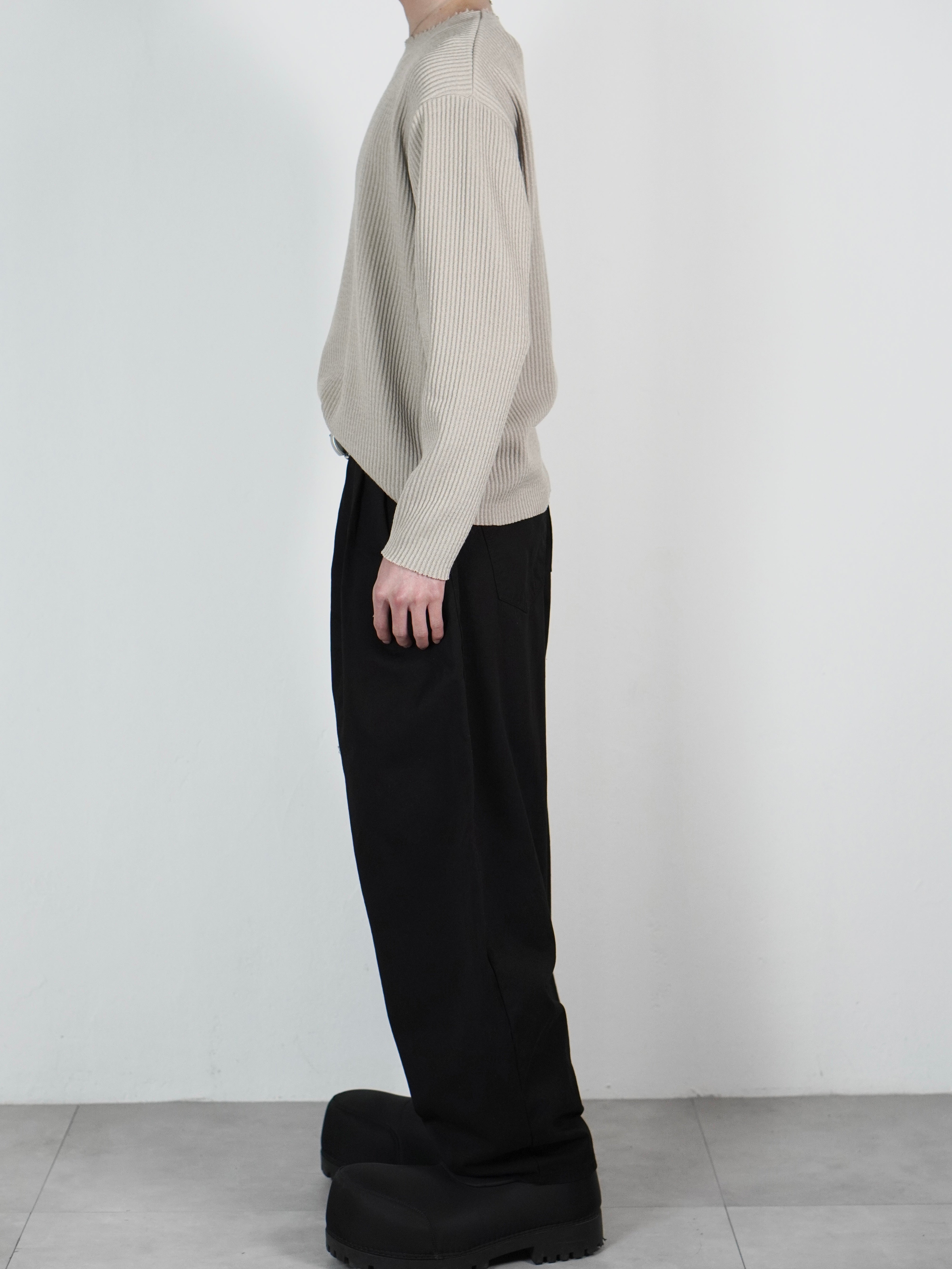 受注制【Chikashitsu +】three pleats chino wide pants