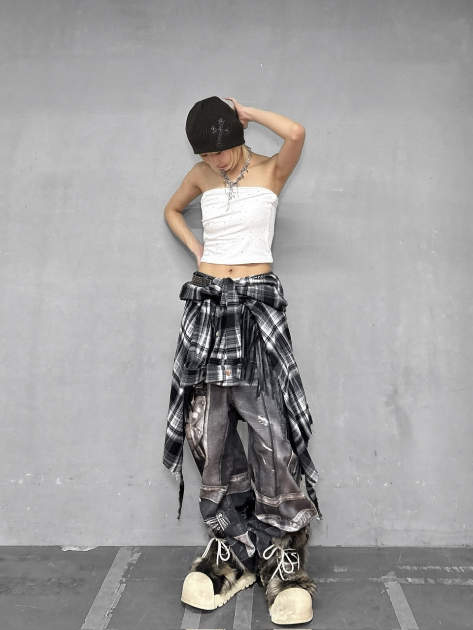 国際配送【Never mind the XU】rhinestone tubetop