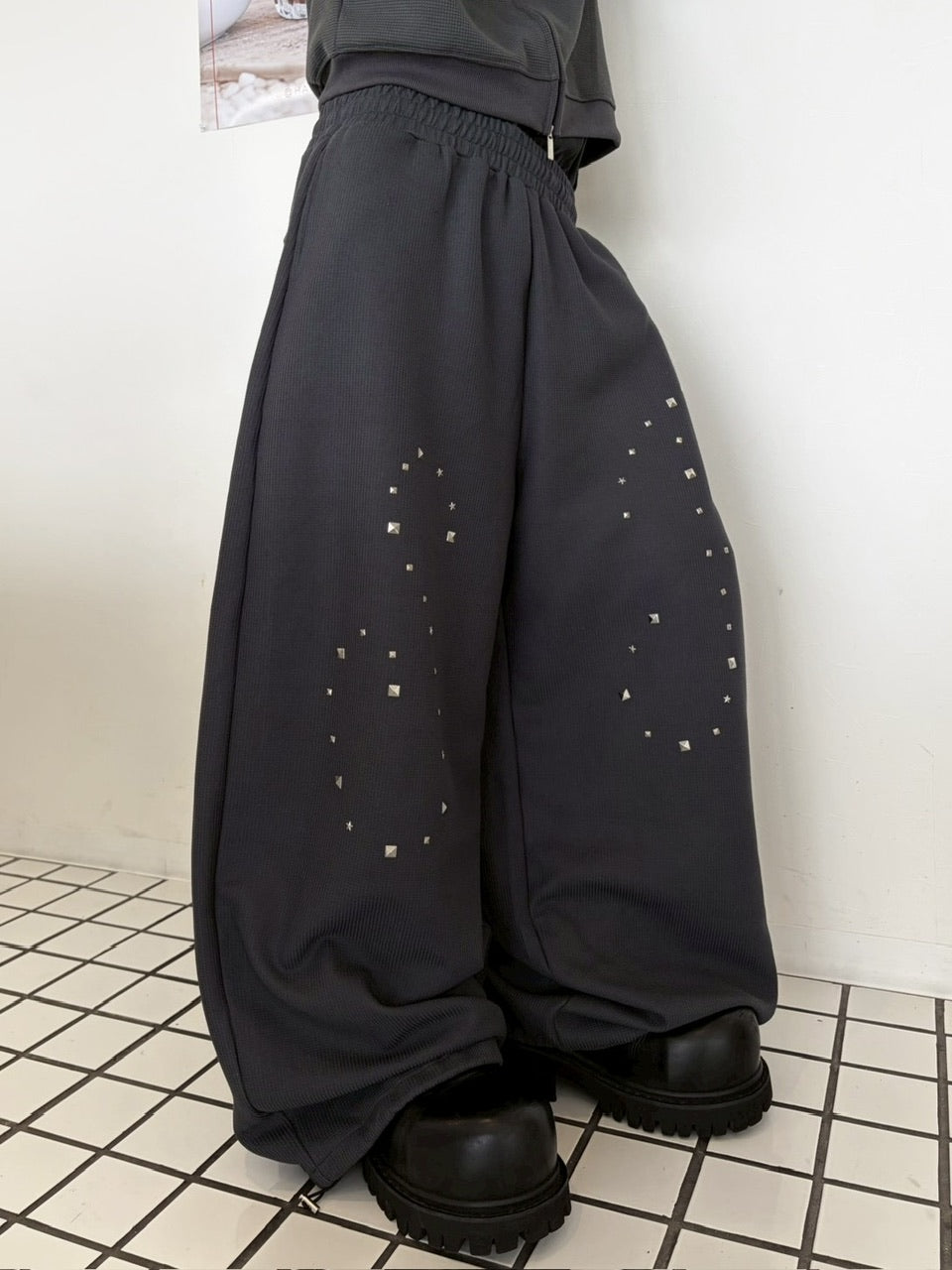 国際配送【LUV CODE】rhinestone wide sweat pants (2color)