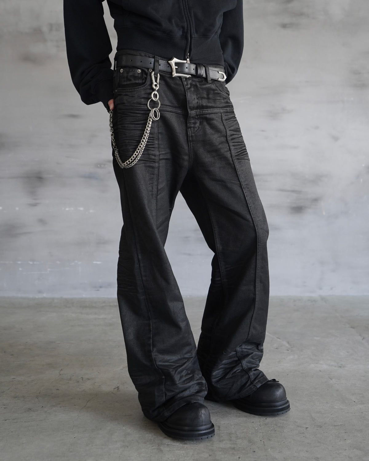 【CHIKASHITSU PLUS HIGH】Linear coating denim flare pants