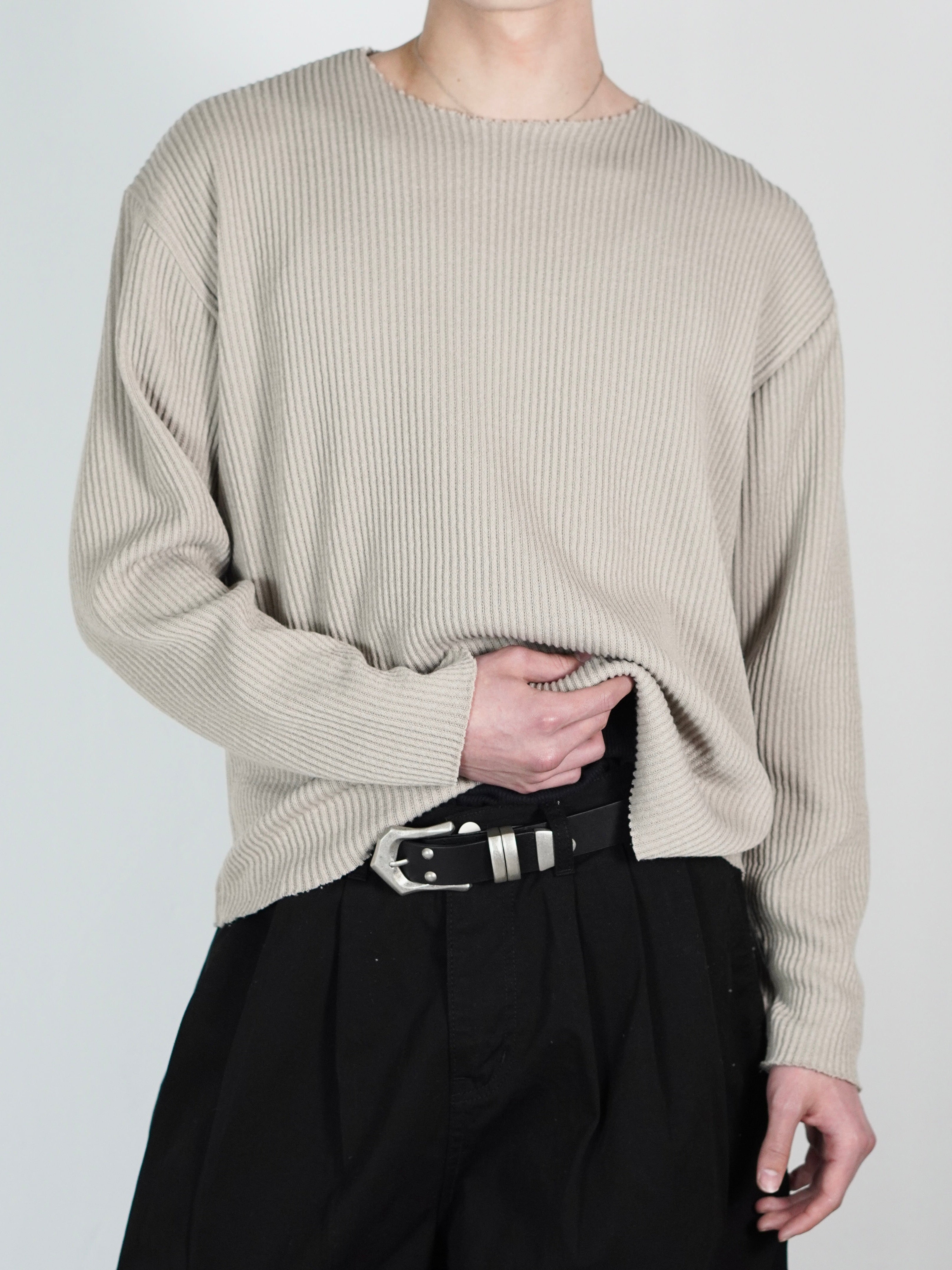 受注制【Chikashitsu +】cutting cropped tee (3color)