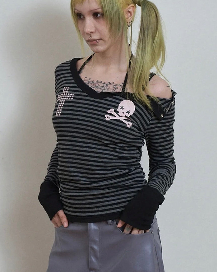 【SETUP-EXE】SKULL LOGO STRIPE V-NECK TOP