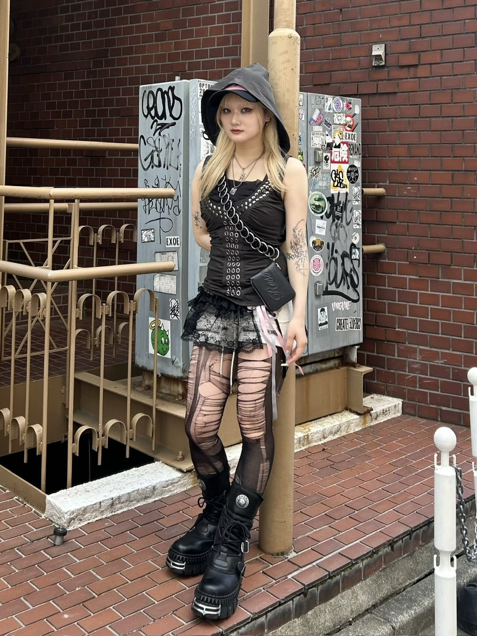 国際配送【Never mind the XU】drape eyelet hoodie tank(2color)