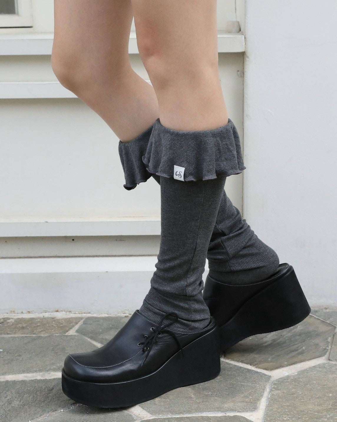 【Uglyshadow】RUFFLE LONG SOCKS