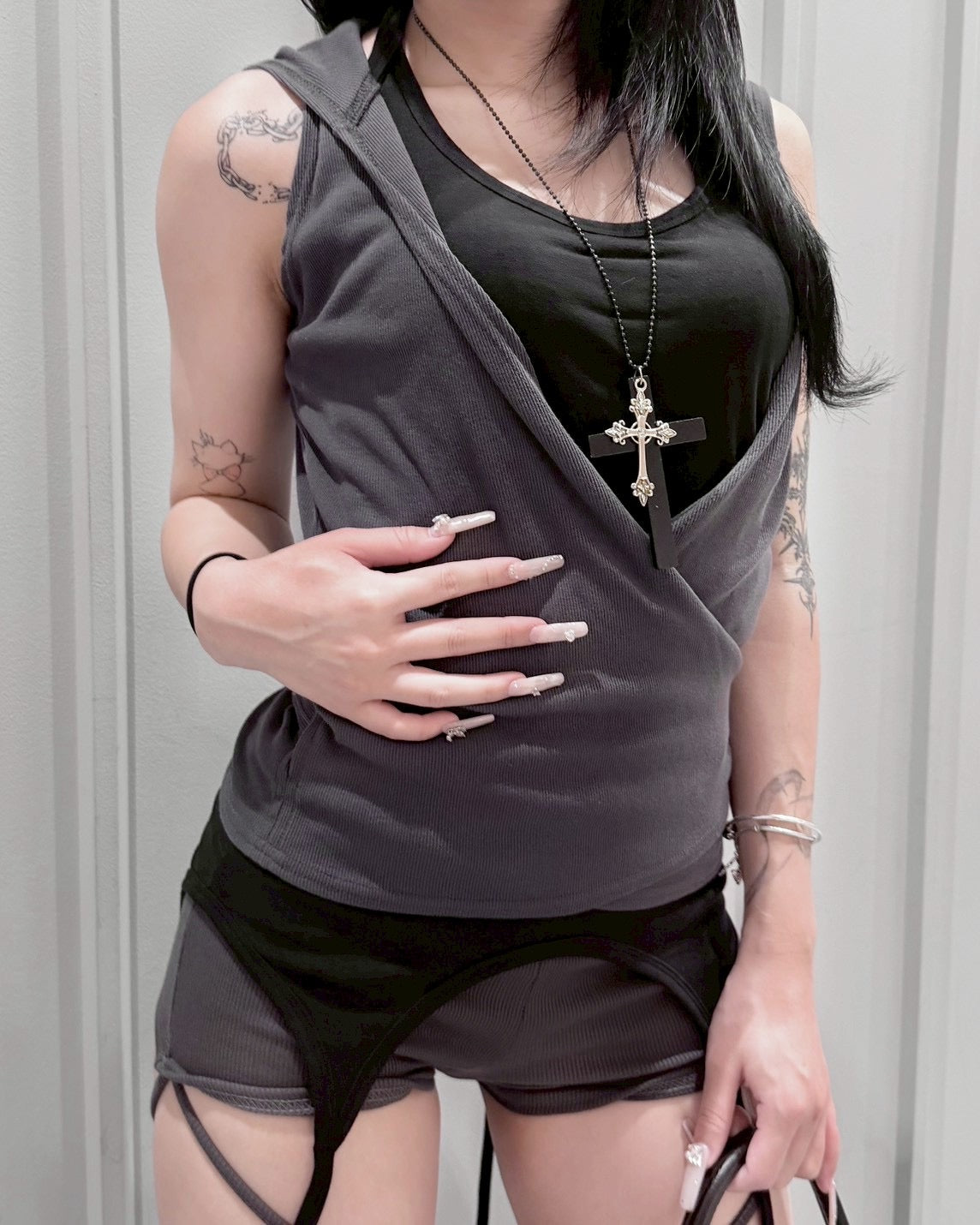 受注制【nmtc+】Hooded Wrap Sleeveless Top (2color)