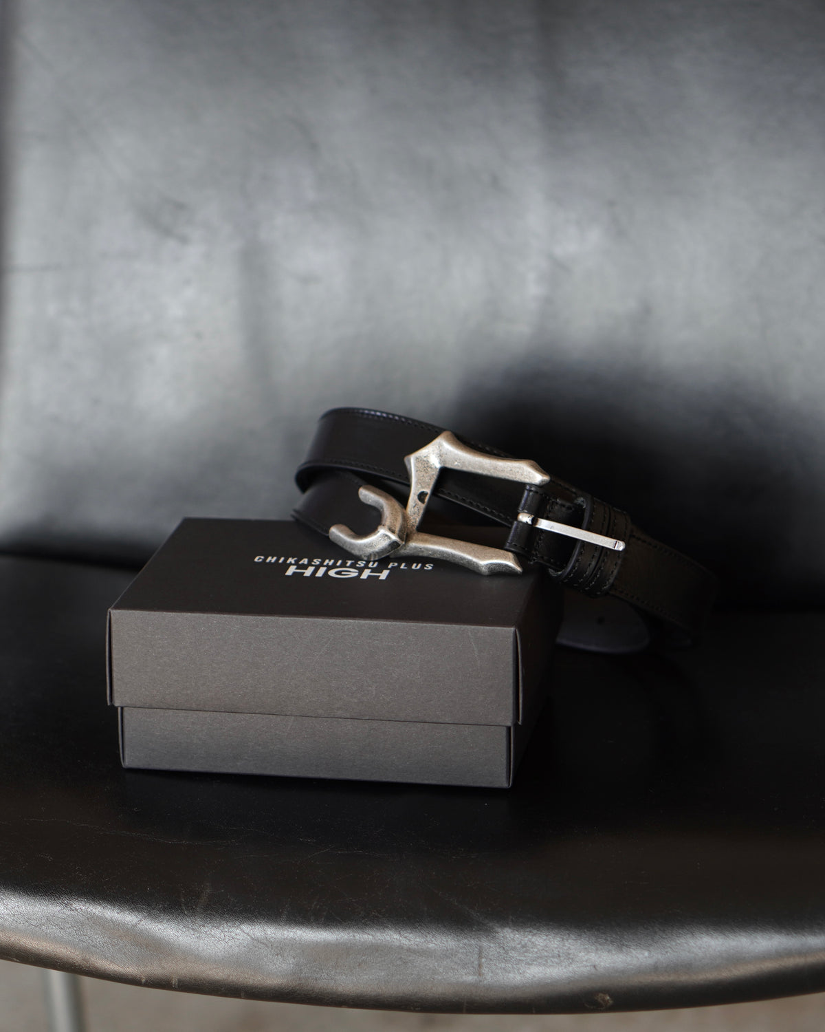 【CHIKASHITSU PLUS HIGH】Gothic leather buckle belt