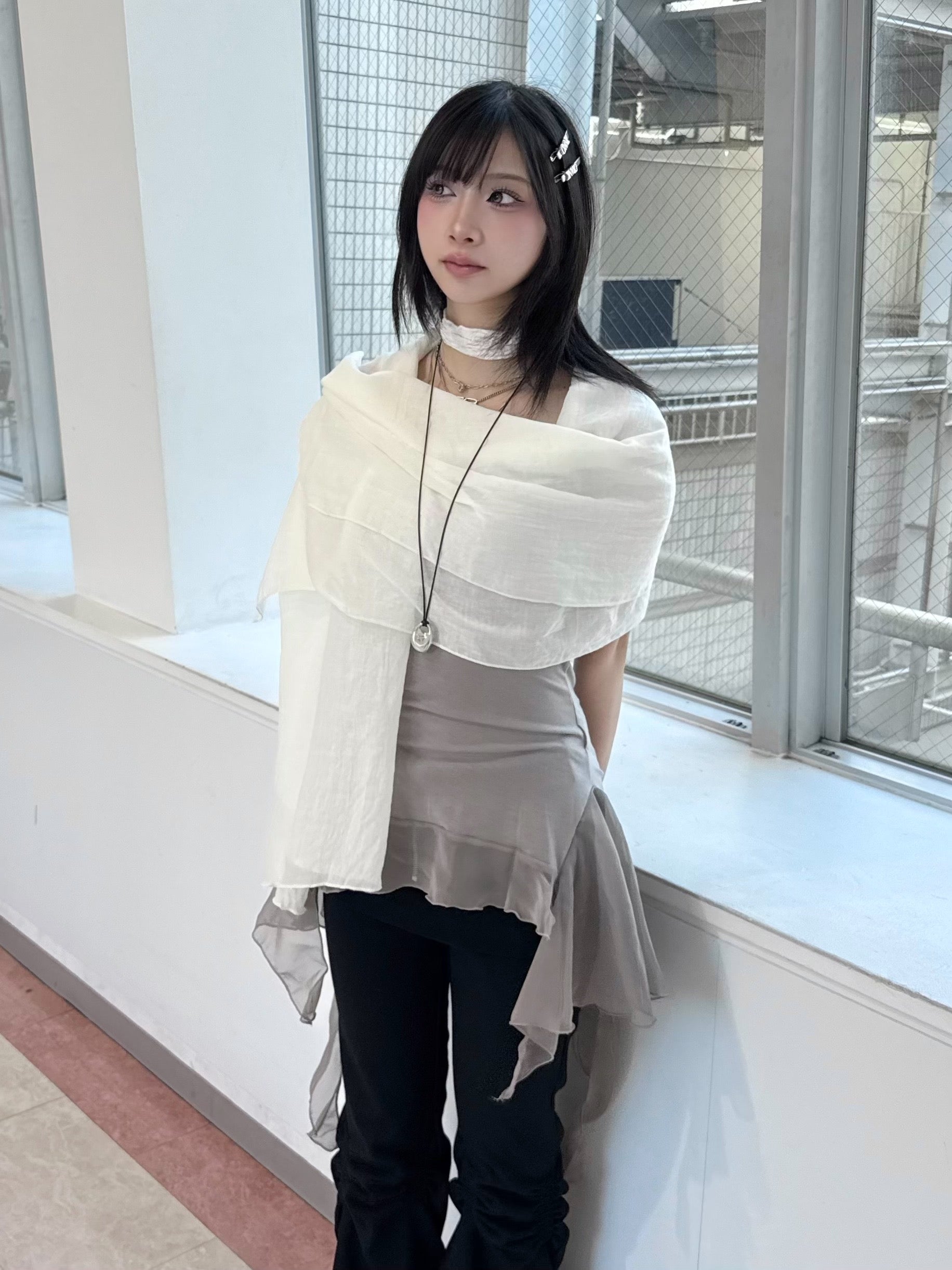 受注制【nmtc+】asymmetry wave strap camisole (2color)