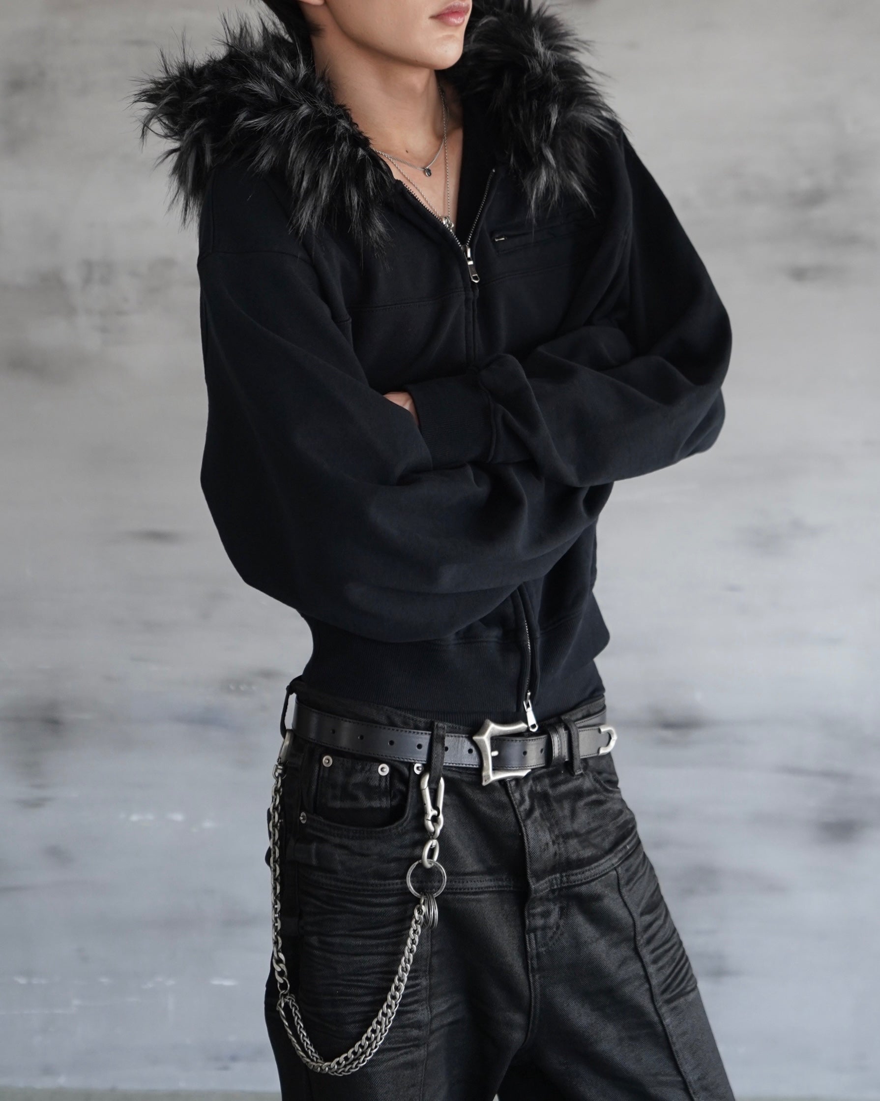 【CHIKASHITSU PLUS HIGH】Volume fur cropped zip hoodie