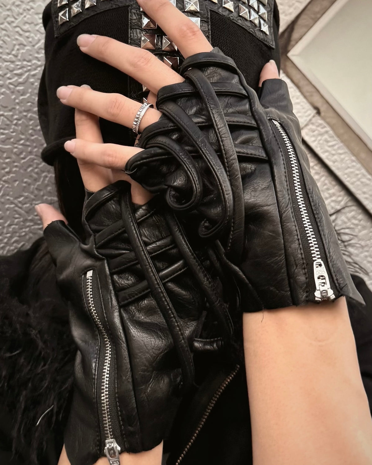 国際配送【Never mind the XU】Cyberpunk Zipper Fingerless Gloves