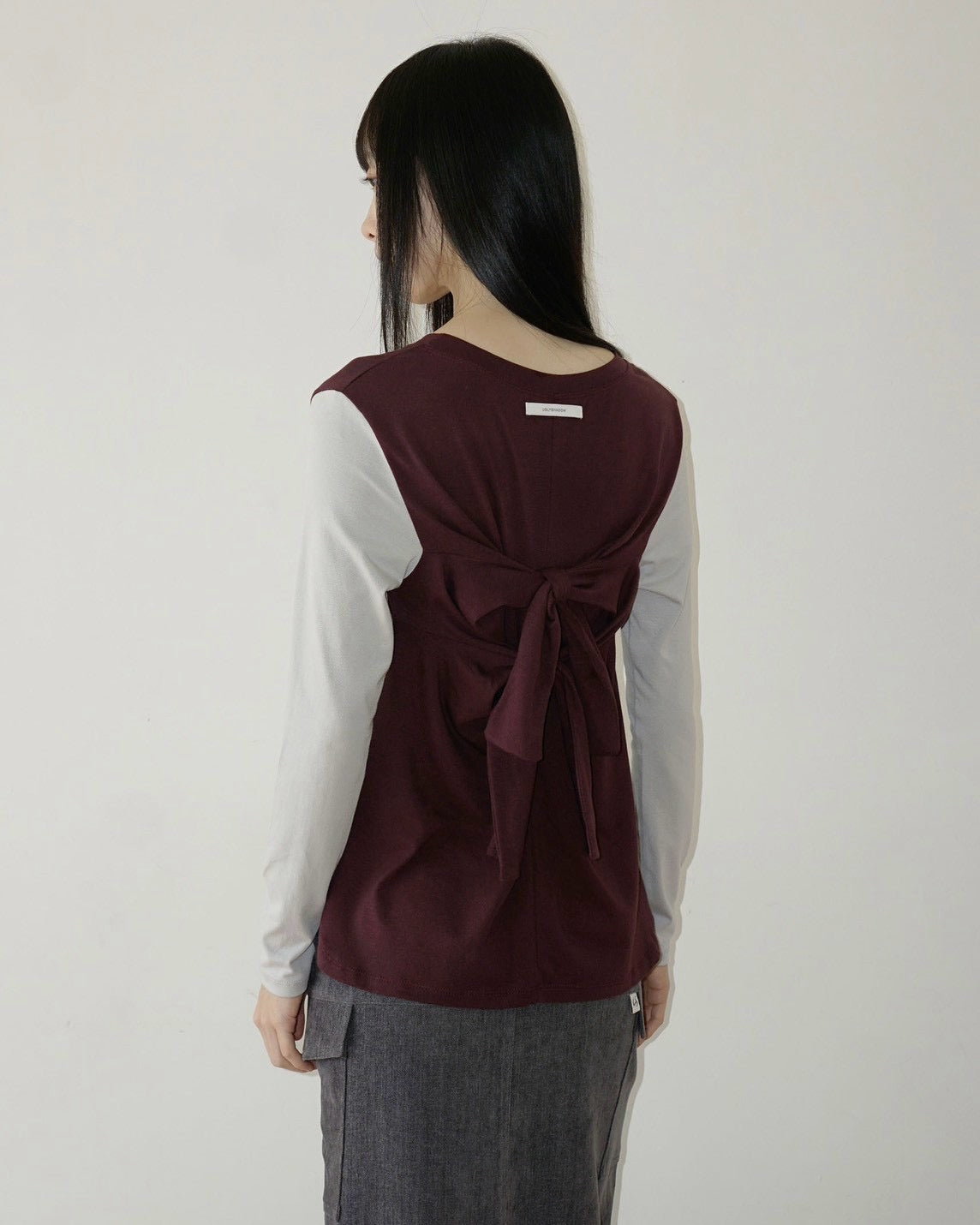 【Uglyshadow】BACK RIBBON T-SHIRT