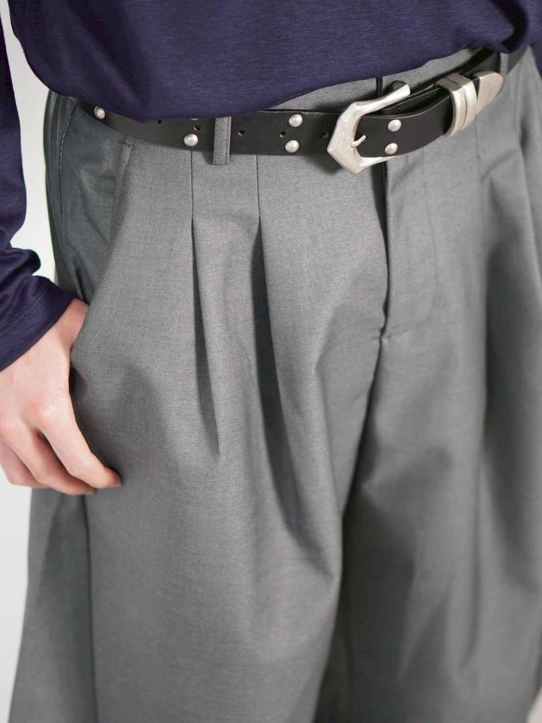 受注制【Chikashitsu +】2 tuck side design curve pants (3color