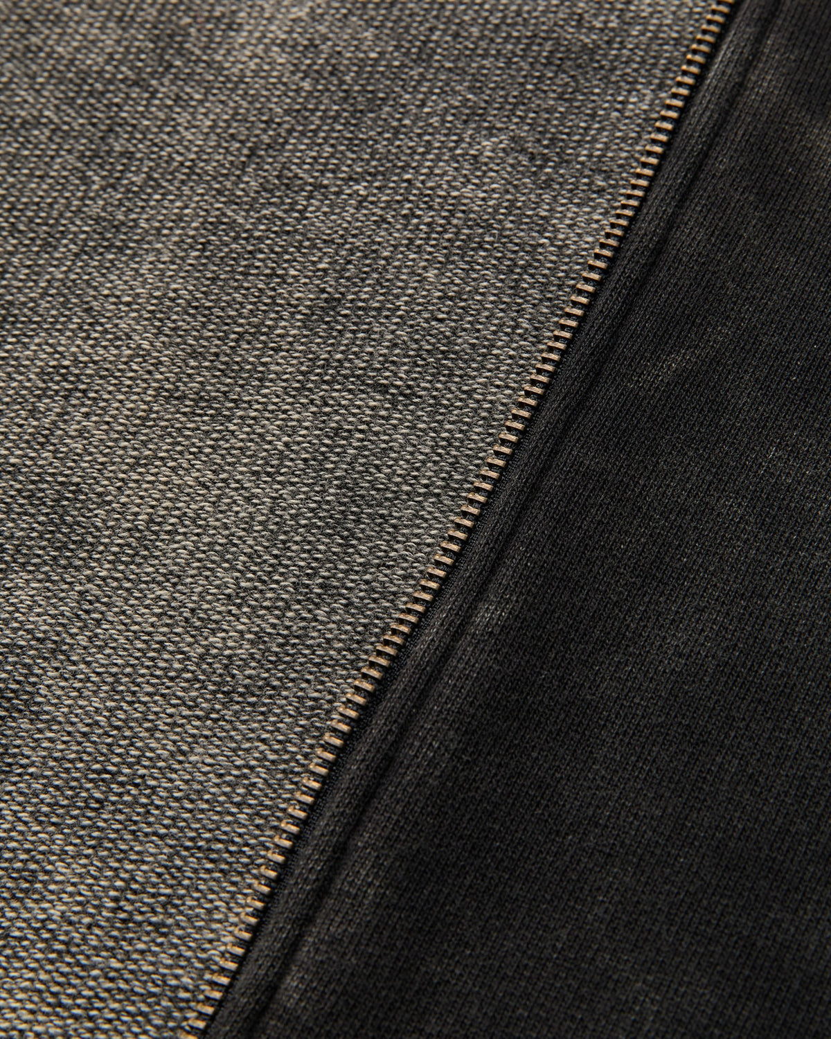 【MMIC】SHADE LAYER ZIP-UP HOODIE