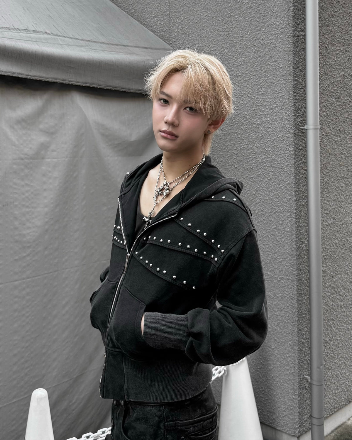 国際配送【Never mind the XU】Washed Studded Zip Up Hoodie