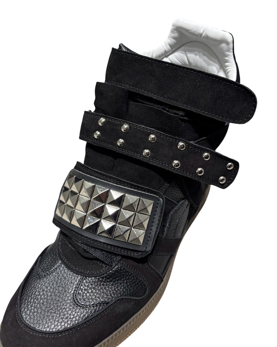 国際配送【Never mind the XU】Studs Wedge High Top Sneakers