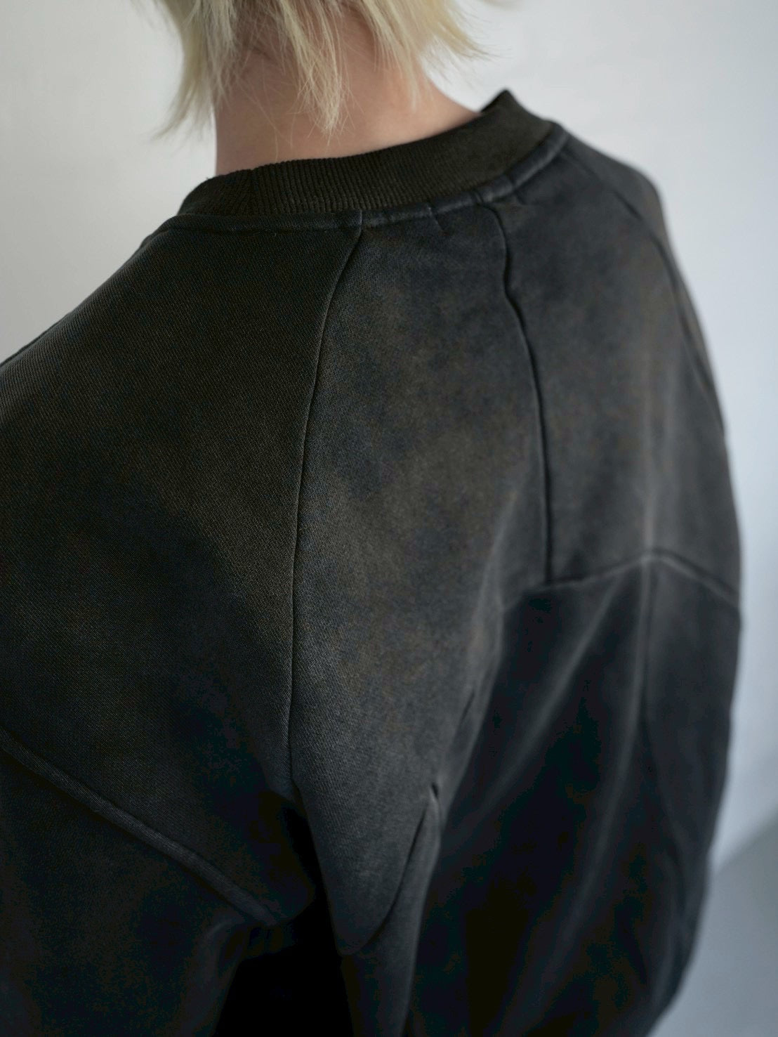 【CHIKASHITSU PLUS HIGH】Fade panel sweat shirt