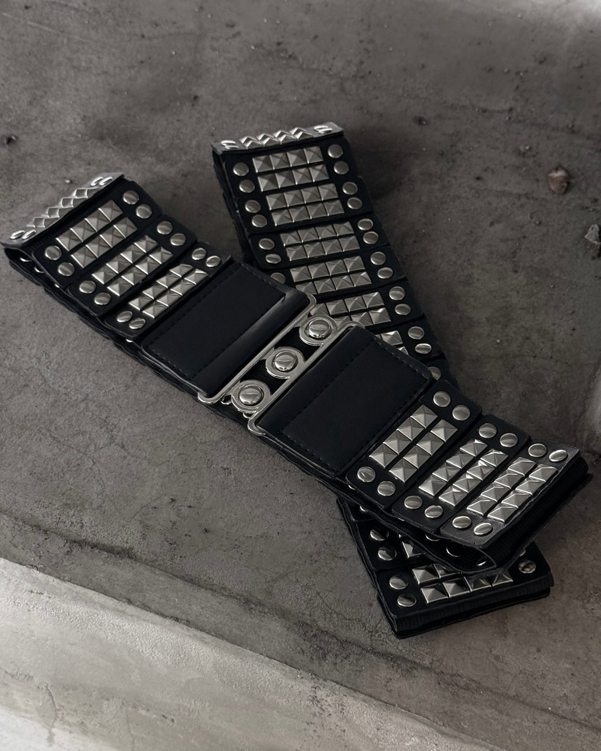 受注制【Never mind the XU】WIDE PYRAMID STUDDED BELT