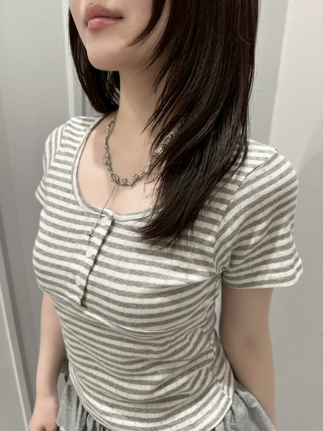 7/4 20:00発売 受注制【nmtc+】Stripe U-Neck Button Tee (2color)