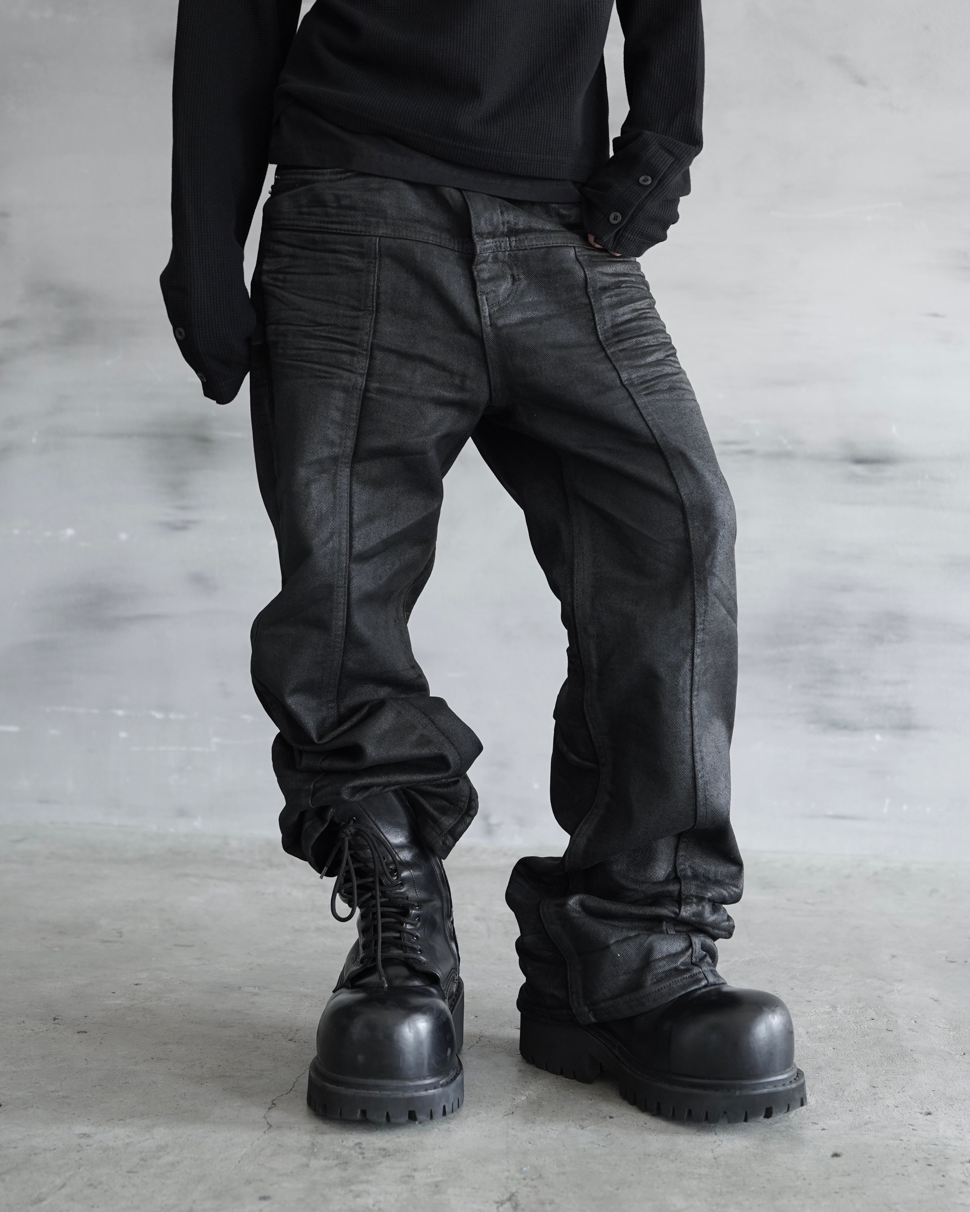 【CHIKASHITSU PLUS HIGH】Linear coating denim flare pants