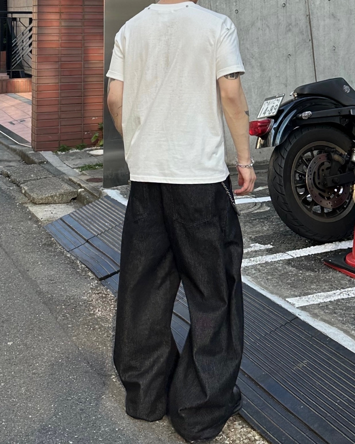 大阪店WEB限定受注制【Chikashitsu +】shoulder rivet t-shirt (3color)