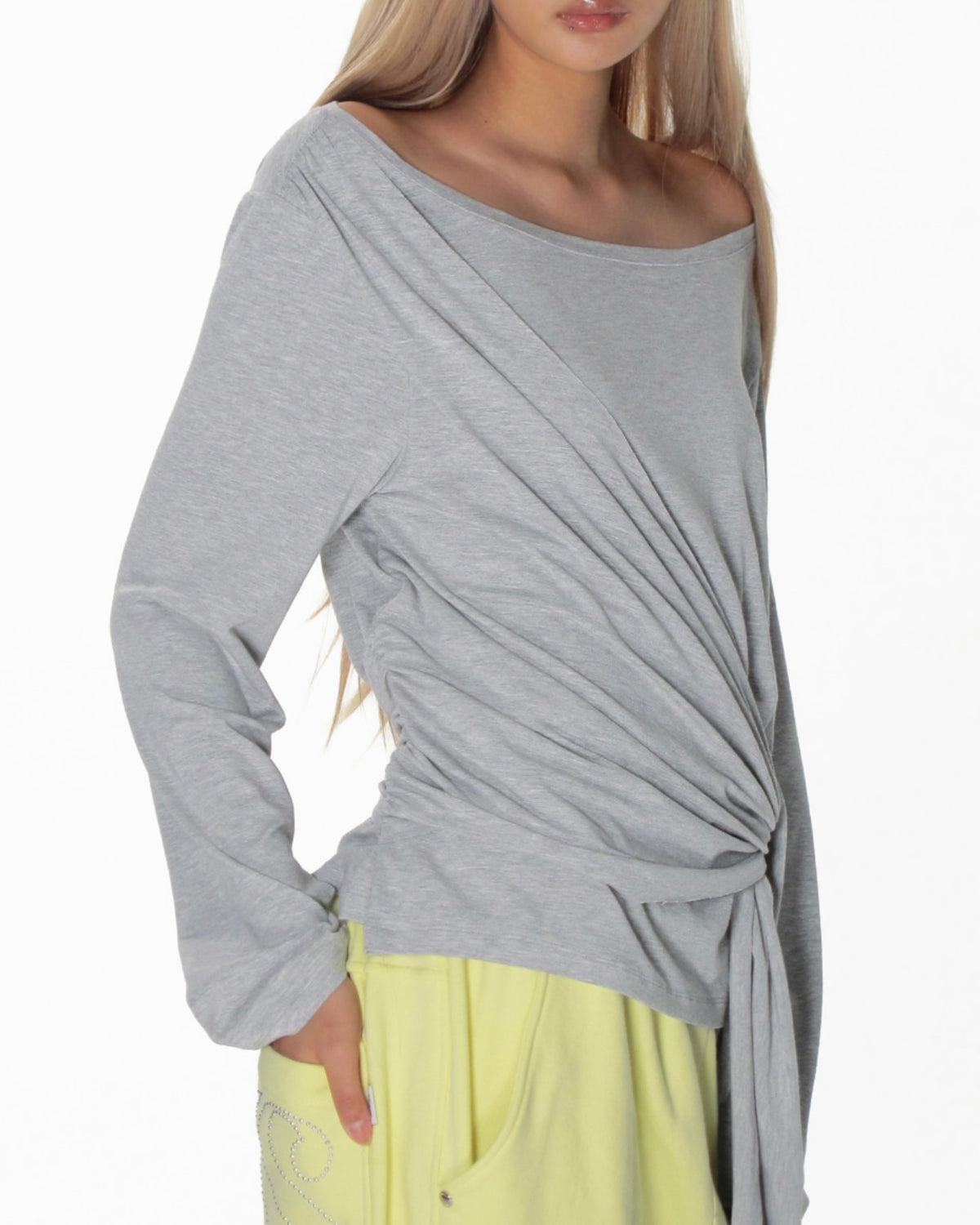 【CRANK】TIED OFF-SHOULDER TOP