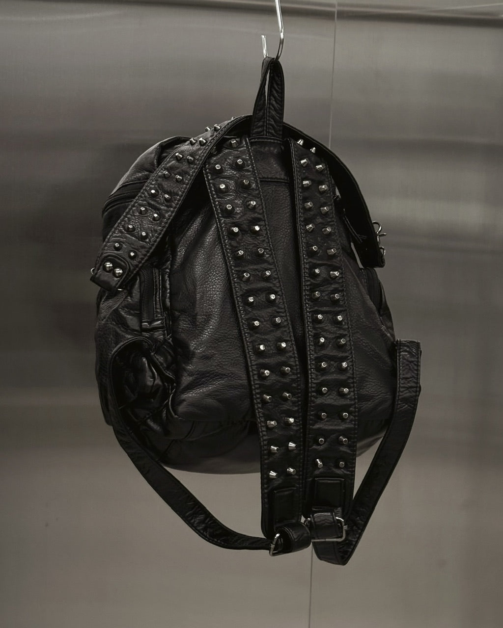 国際配送【Never mind the XU】STUDDED CROSS 2WAY BACKPACK