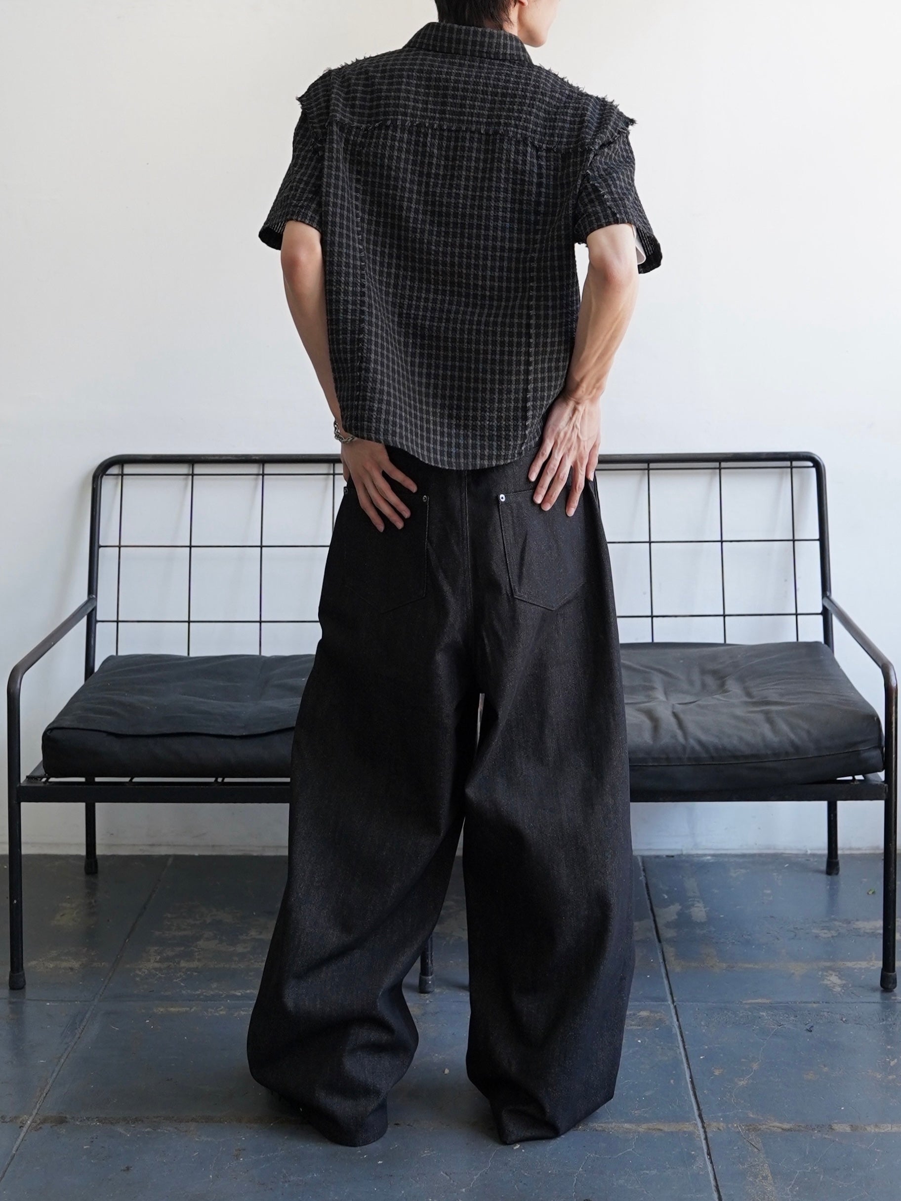 5/23 20:00発売【CHIKASHITSU PLUS HIGH】Deep tuck raw denim pants