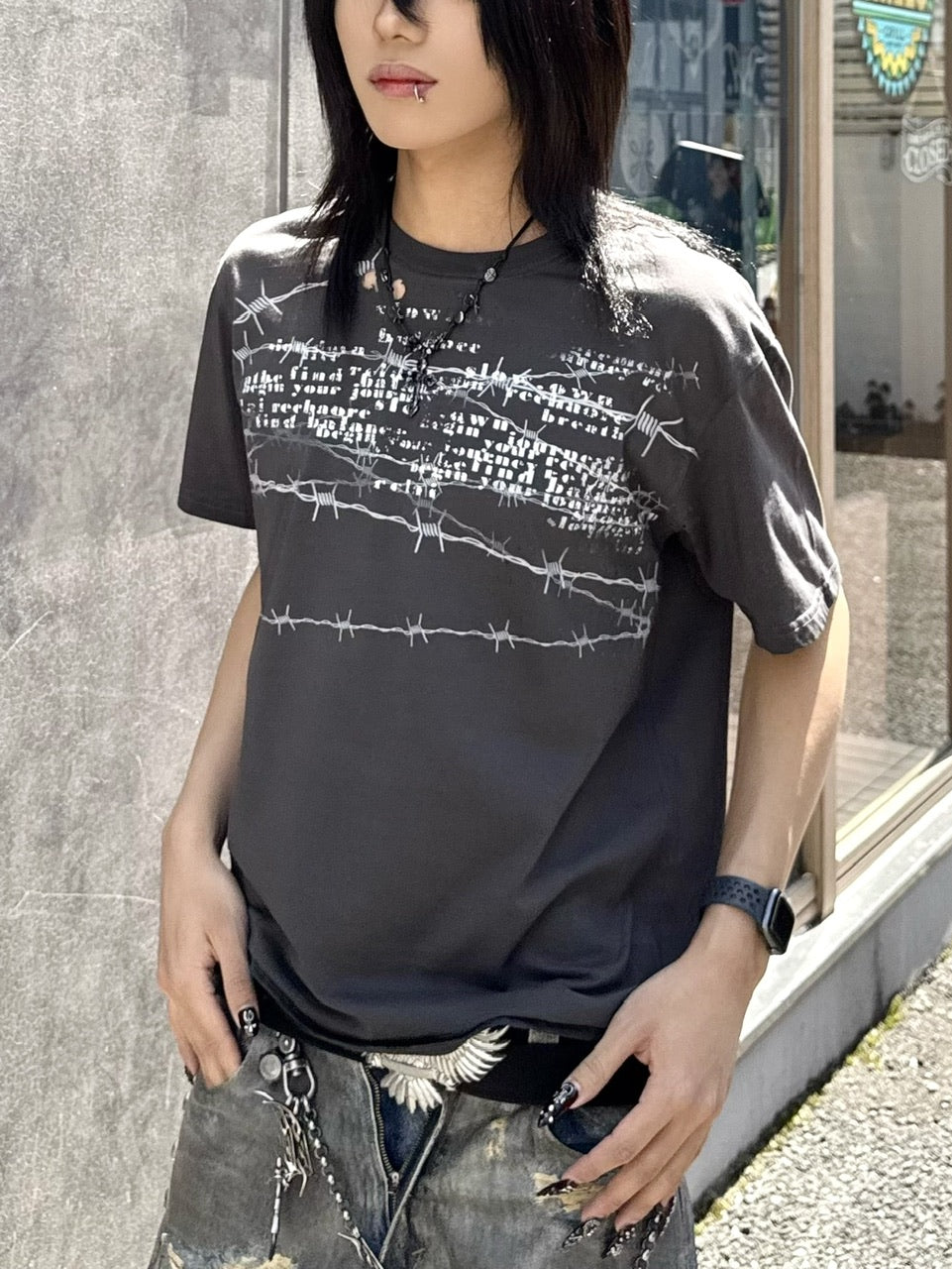 国際配送【Never mind the XU】barbed wire destroyed T-shirts