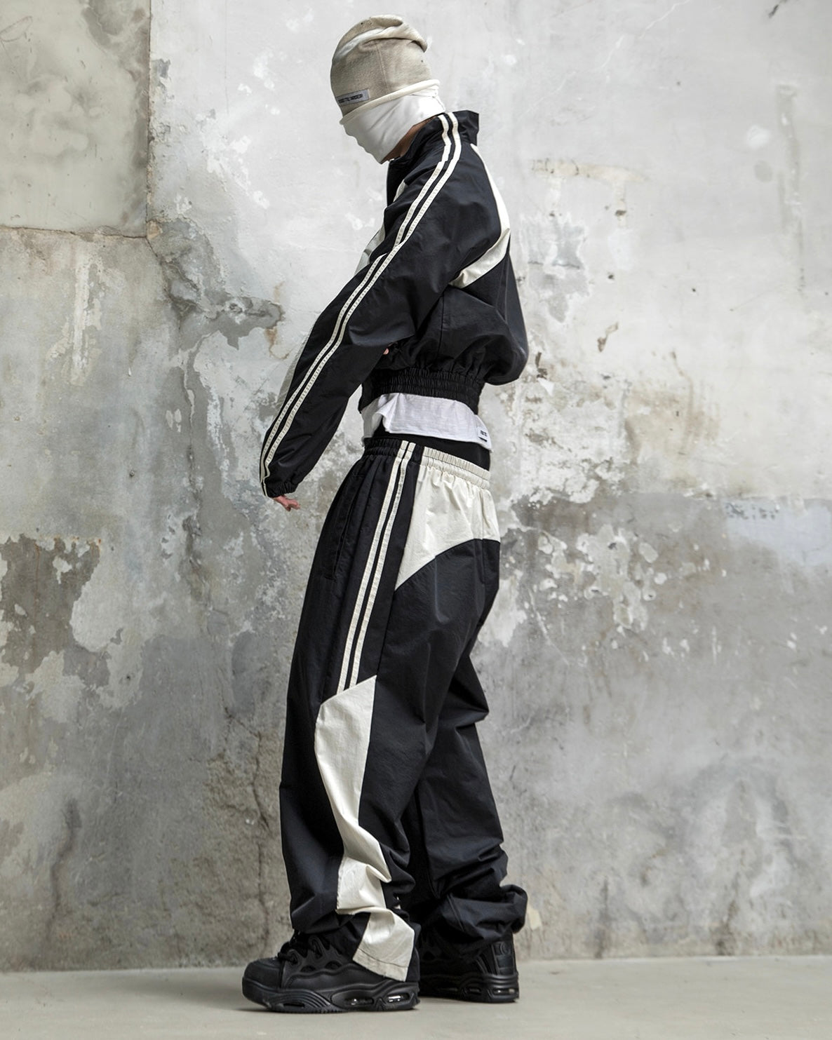 【roaringrad】26 Panel Track Pants