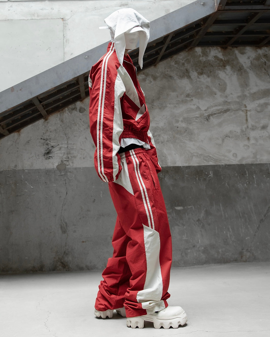 【roaringrad】26 Panel Track Pants