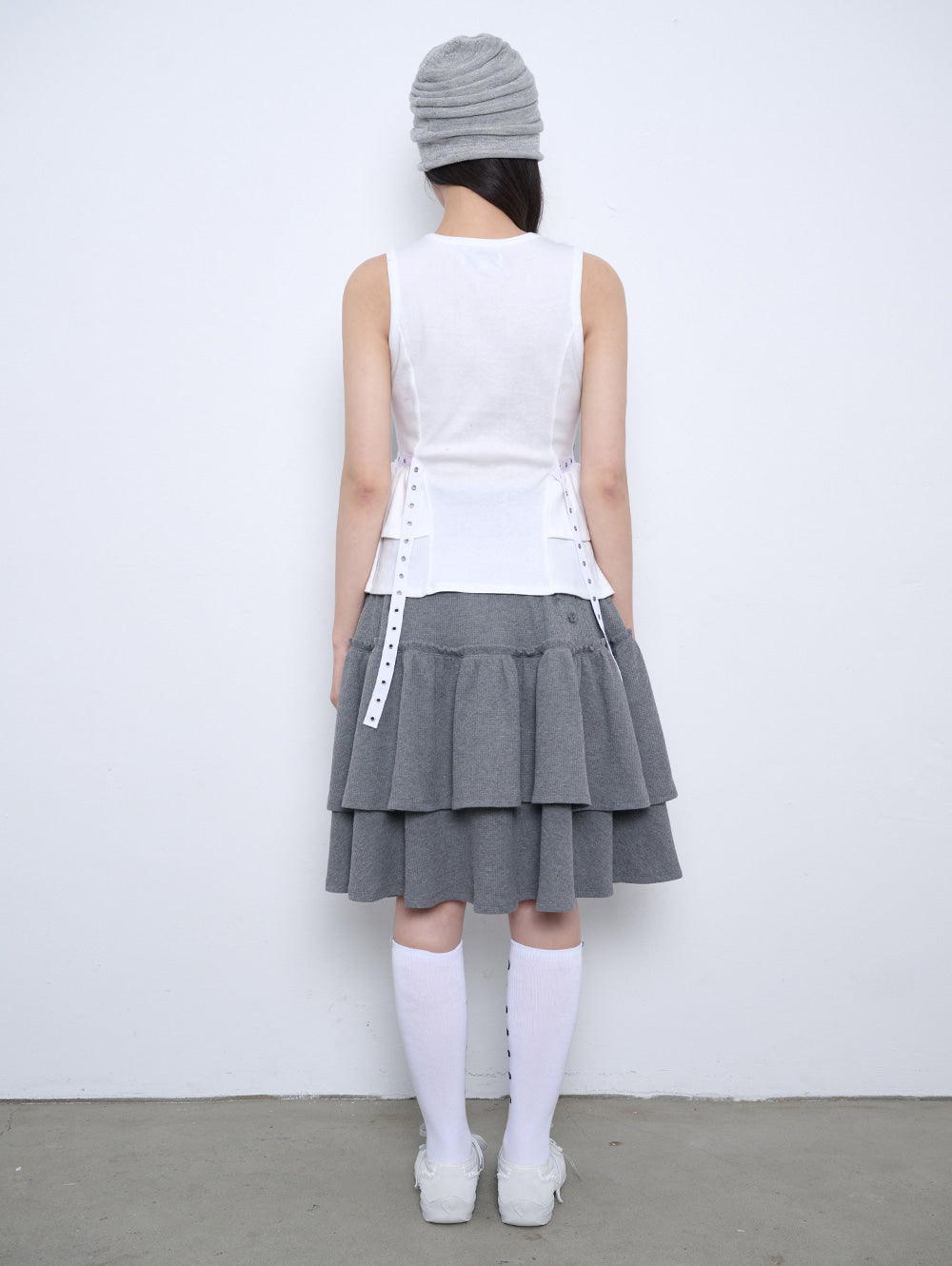 6/8 21:00発売【TUOMIO】EYELET BELTED TANK TOP