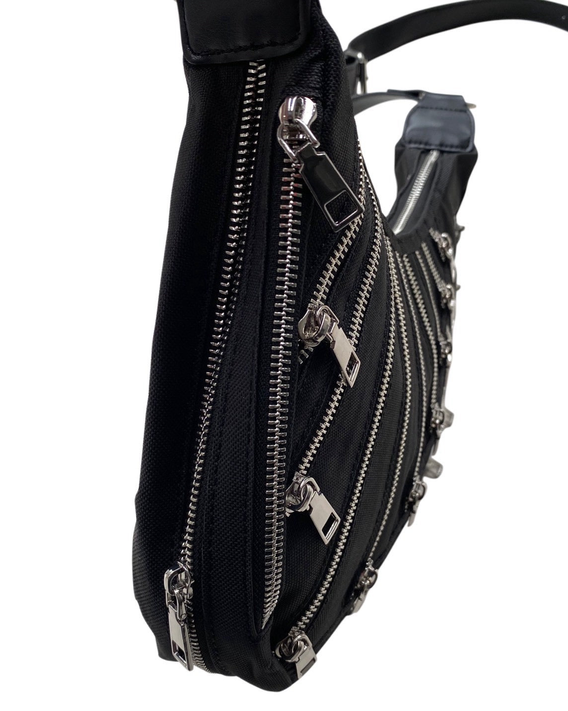 【YIKAI LABORATORY】EXOSKELETON ZIPPER BAG