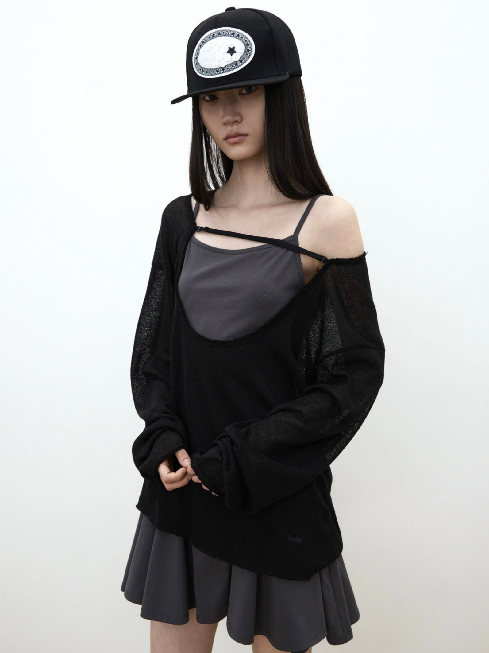 【OJOS】Raw Cut U-Neck Knit Top