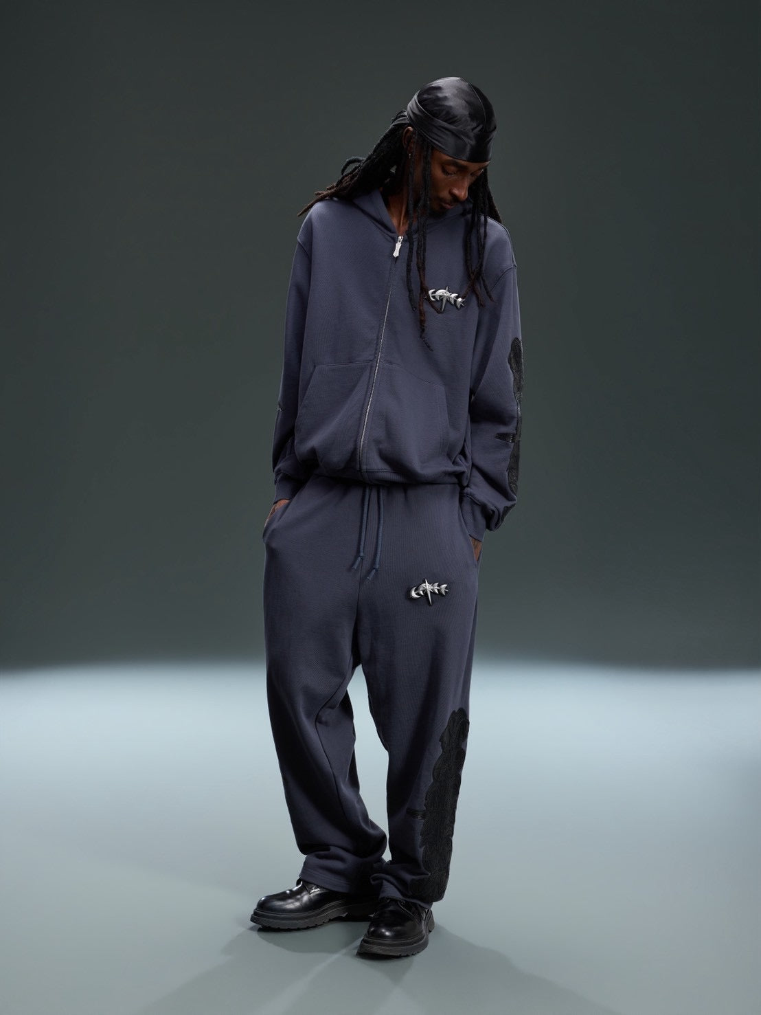 【The Boy Has No Patience】LEATHER PATCH ZIP HOODIE