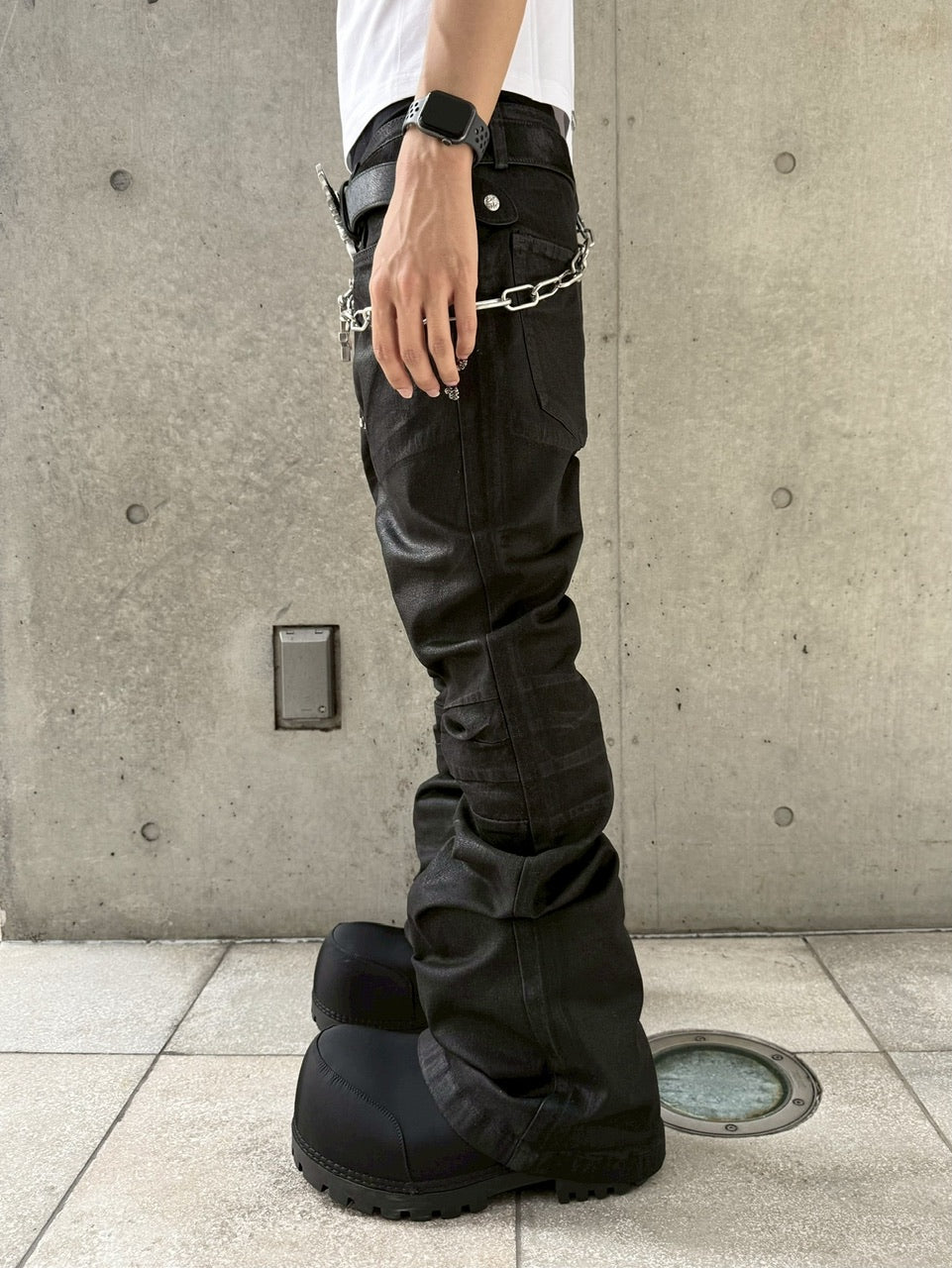 国際配送【Never mind the XU】coating black bell bottom flare pants