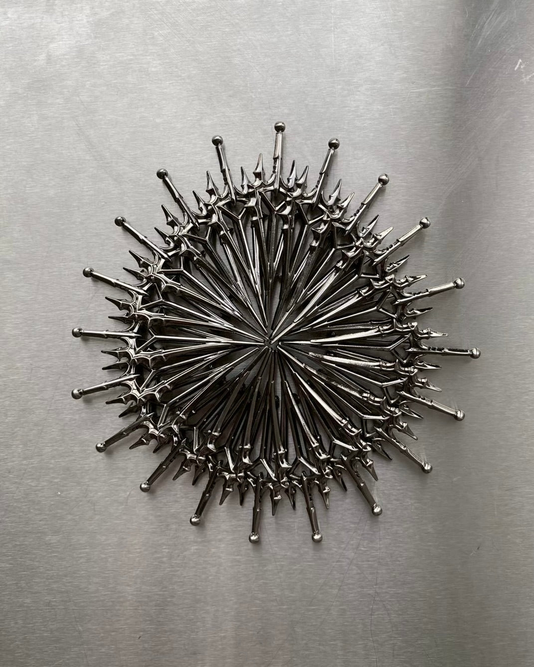 【YIKAI LABORATORY】REBELLION CREST BROOCH