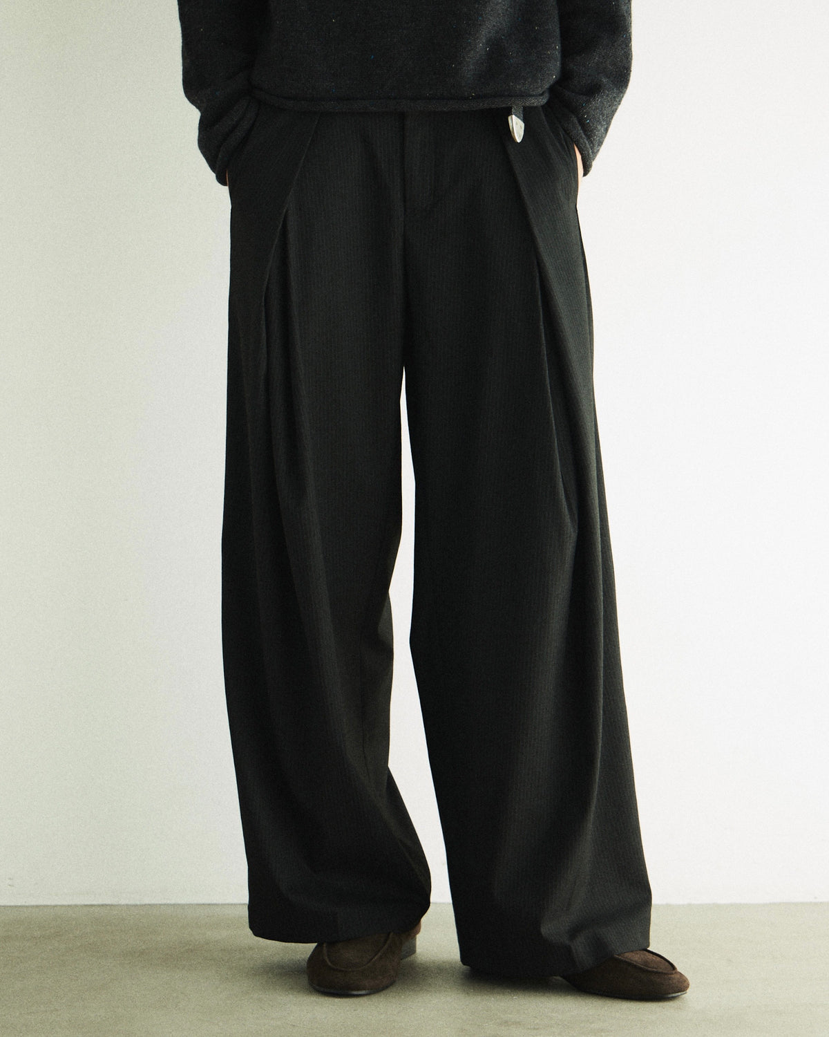 【CS】stripe cross tuck drape slacks