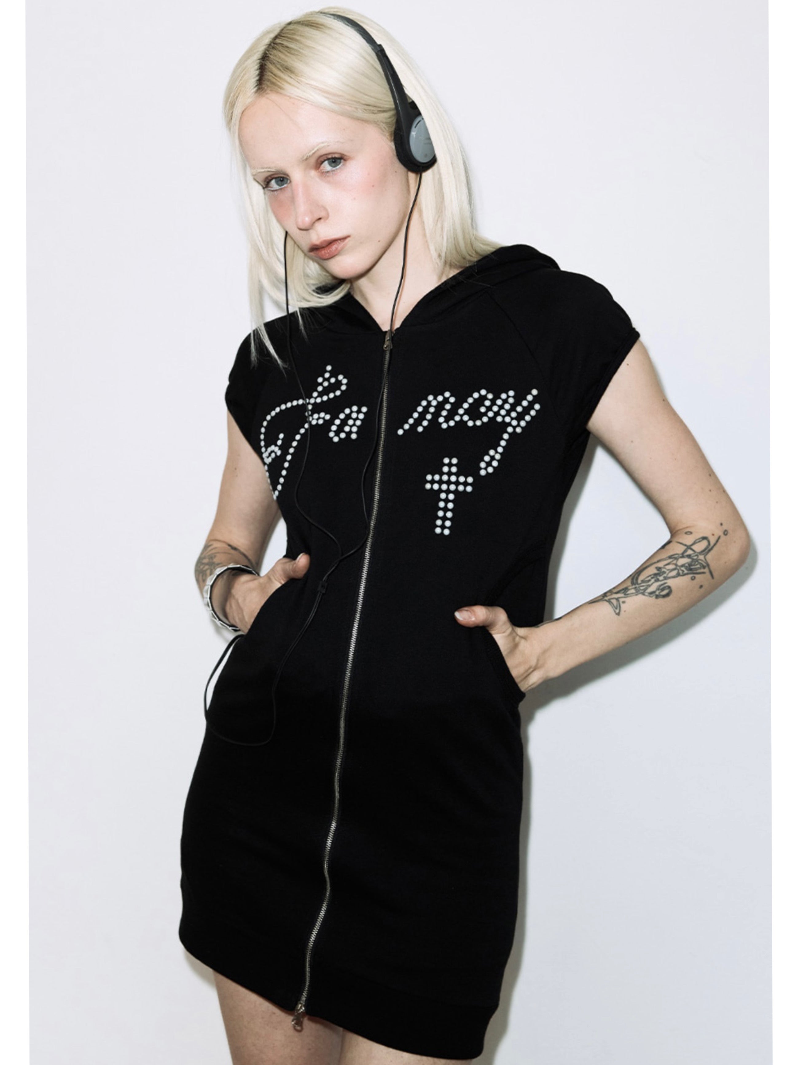 【FANCY CLUB】HOTFIX PUFF SLEEVE HOOD ONE-PIECE