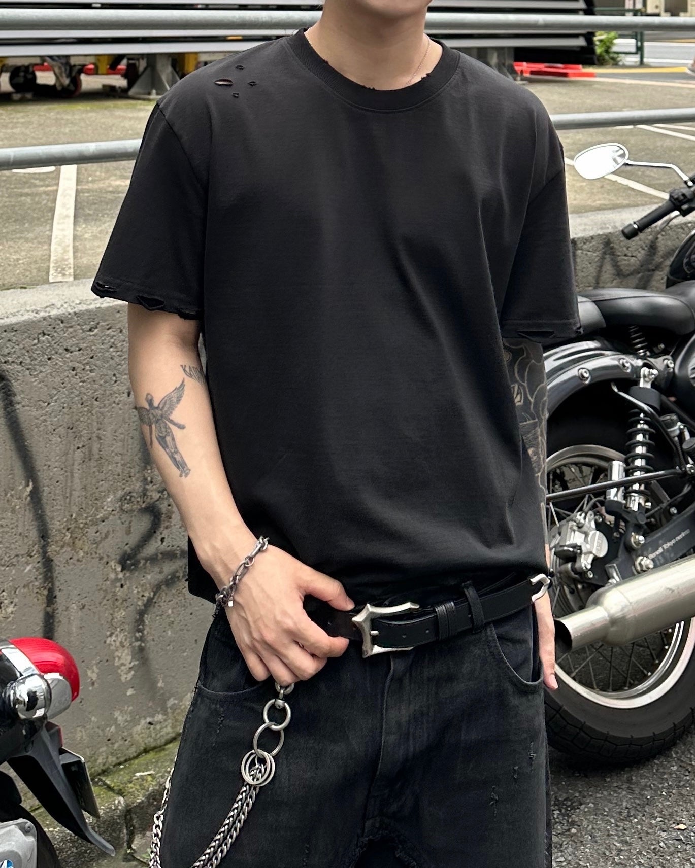 大阪店WEB限定受注制【Chikashitsu +】grunge damage crop t-shirt (3color)