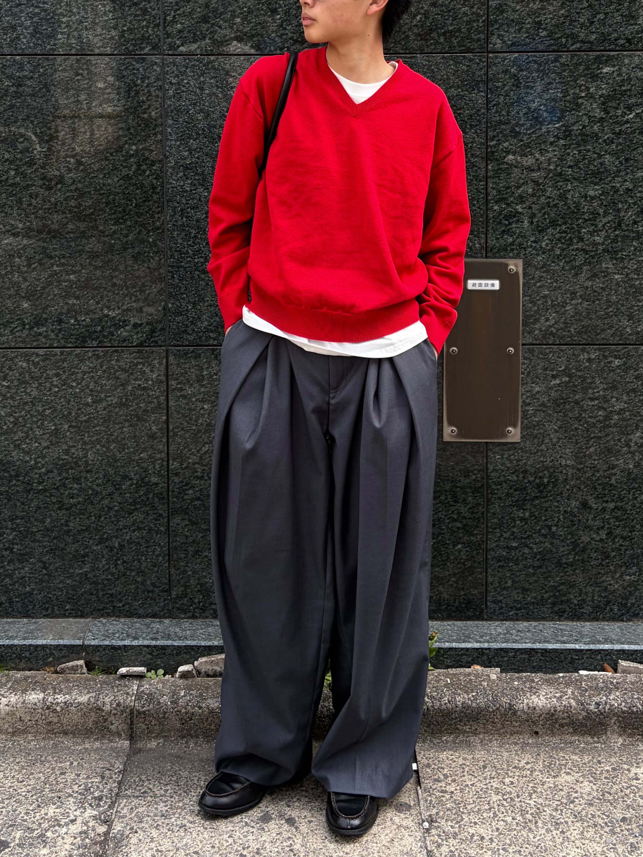 東京店WEB限定【Chikashitsu +】cropped vneck knit (3color)