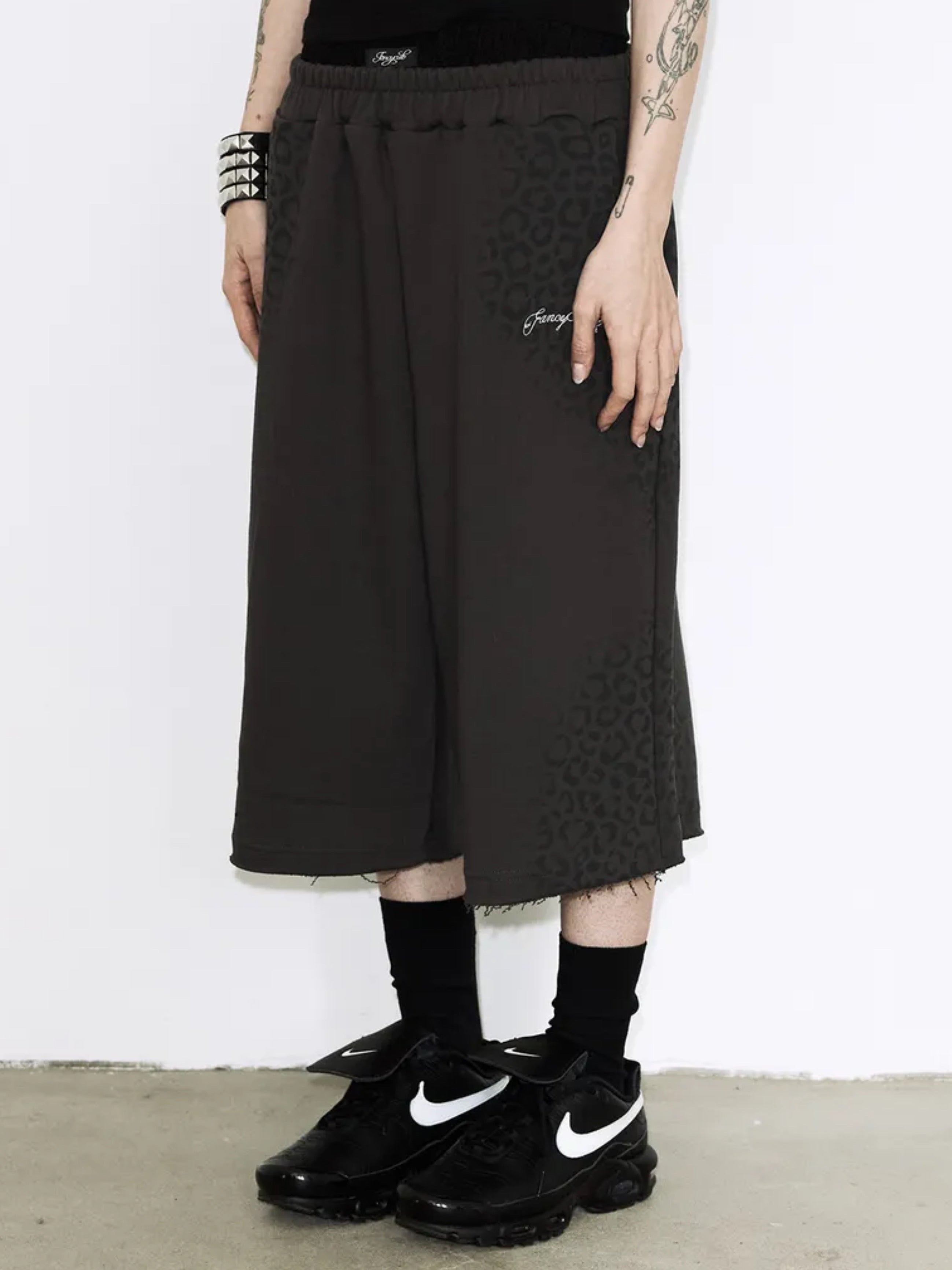 【FANCY CLUB】LEOPARD SAGGING BERMUDA PANTS