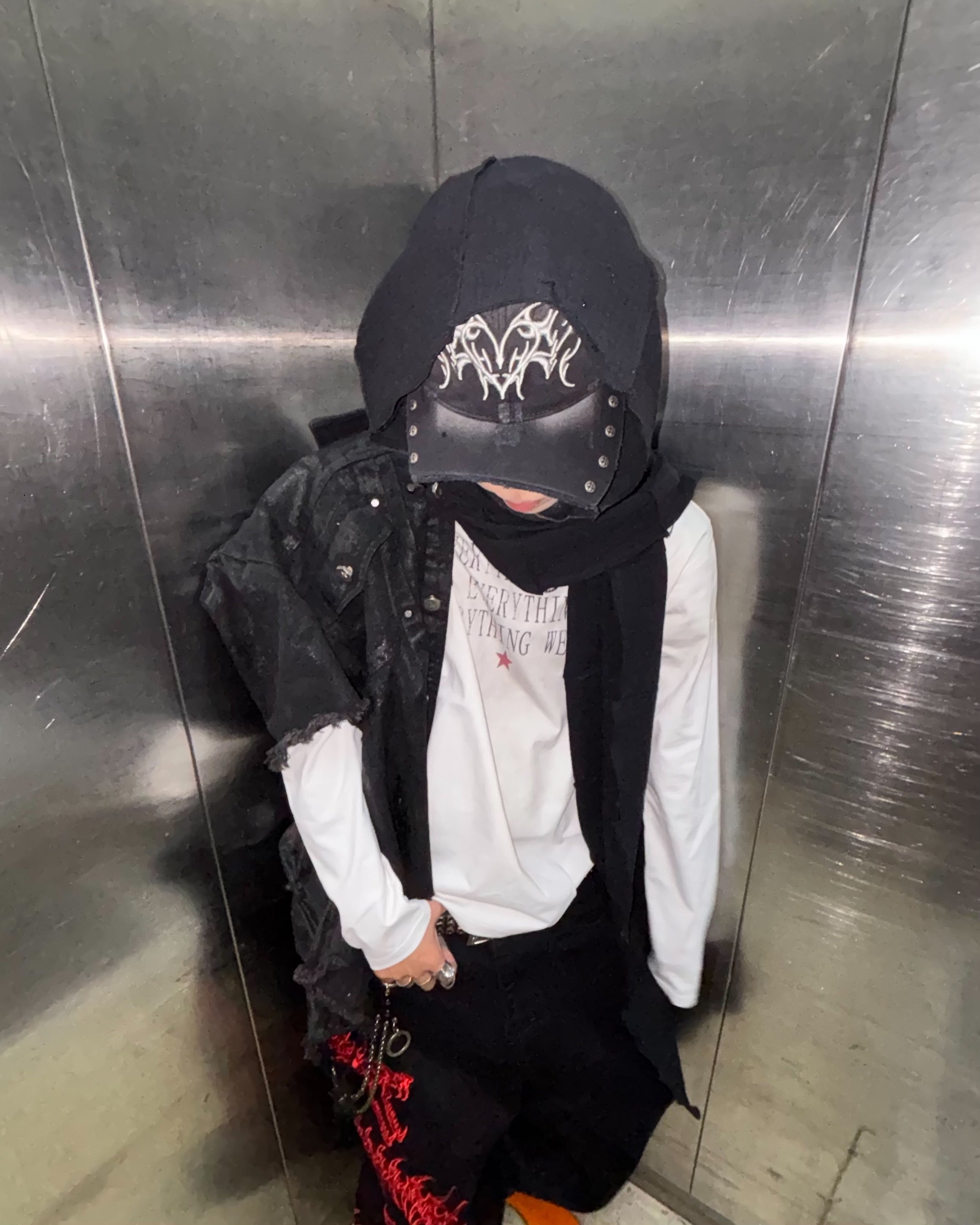 国際配送【Never mind the XU】stencil logo long sleeve tee