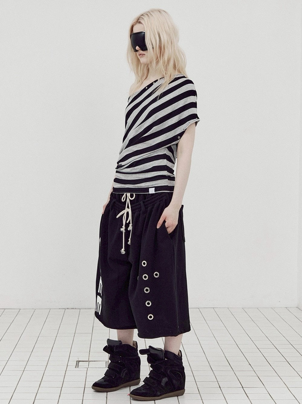 【SETUP-EXE】STRIPE EYELET DRAPE TOP