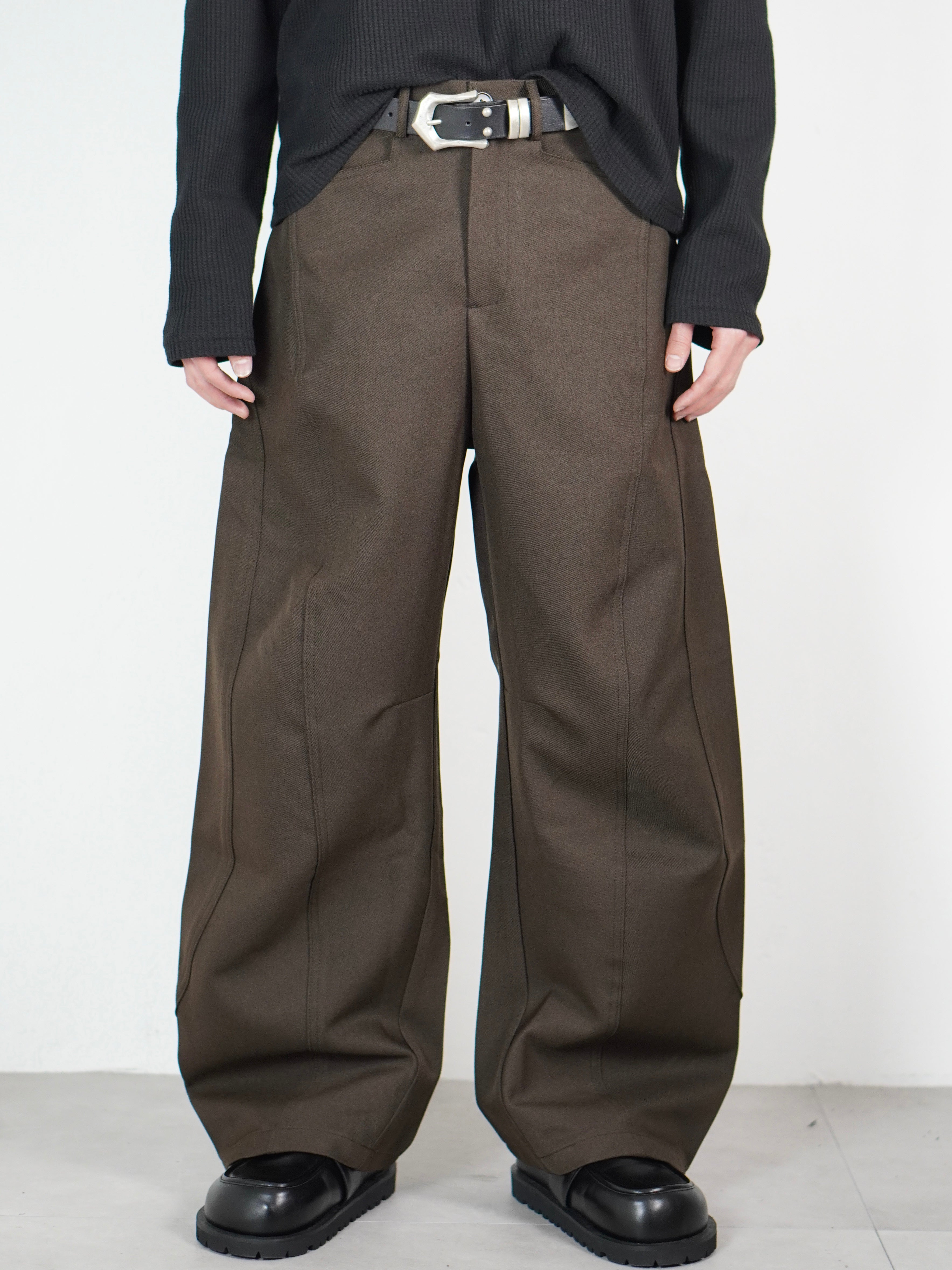 受注制【Chikashitsu +】Curve line wide pants (3color) – PRESSING