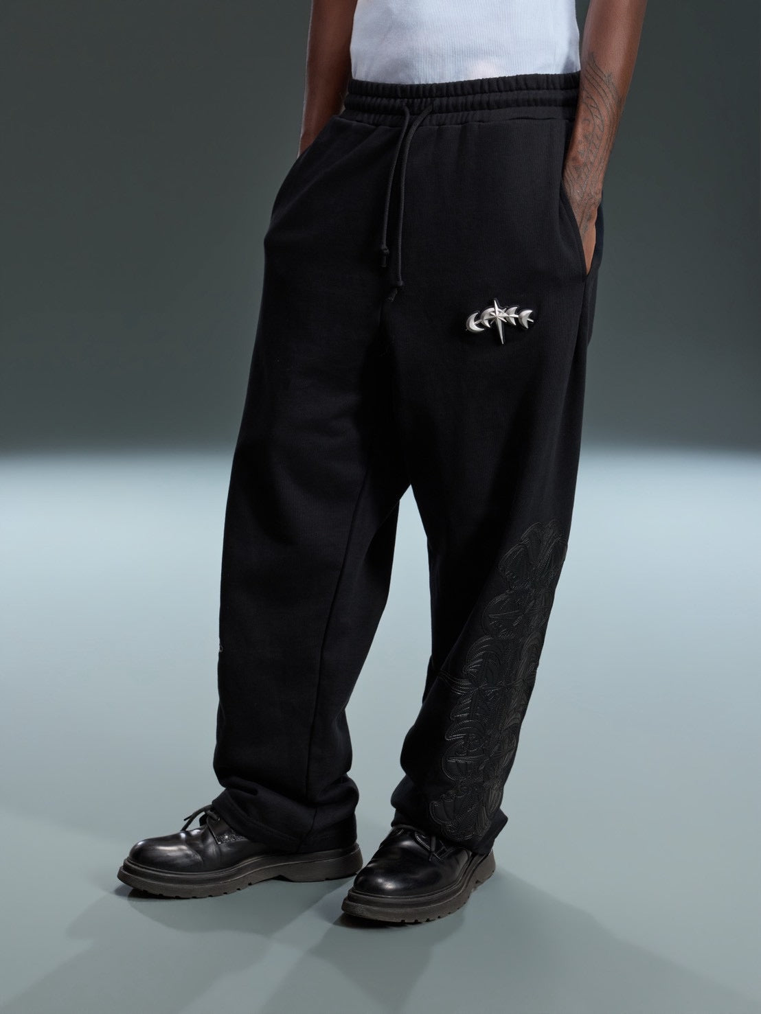【The Boy Has No Patience】LEATHER PATCH PANTS