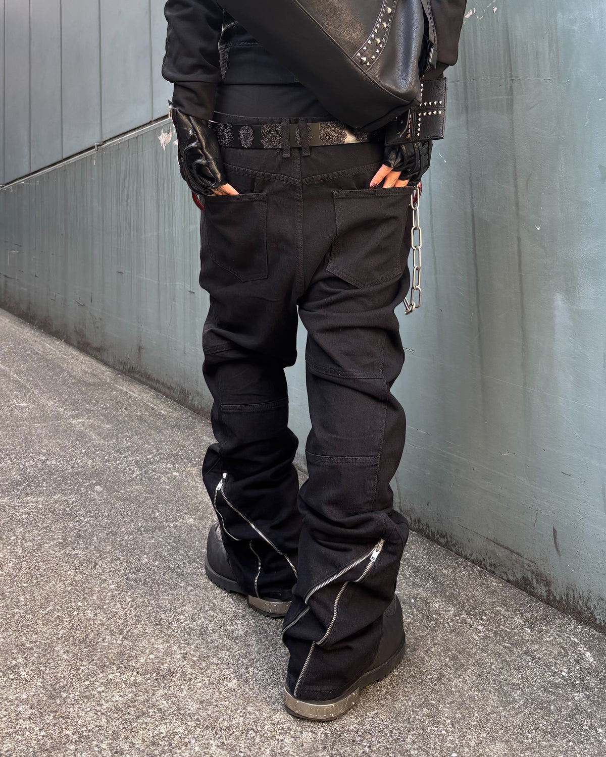受注制【Never mind the XU】CUTOUT ZIPPER BOOTCUT DENIM (2color)
