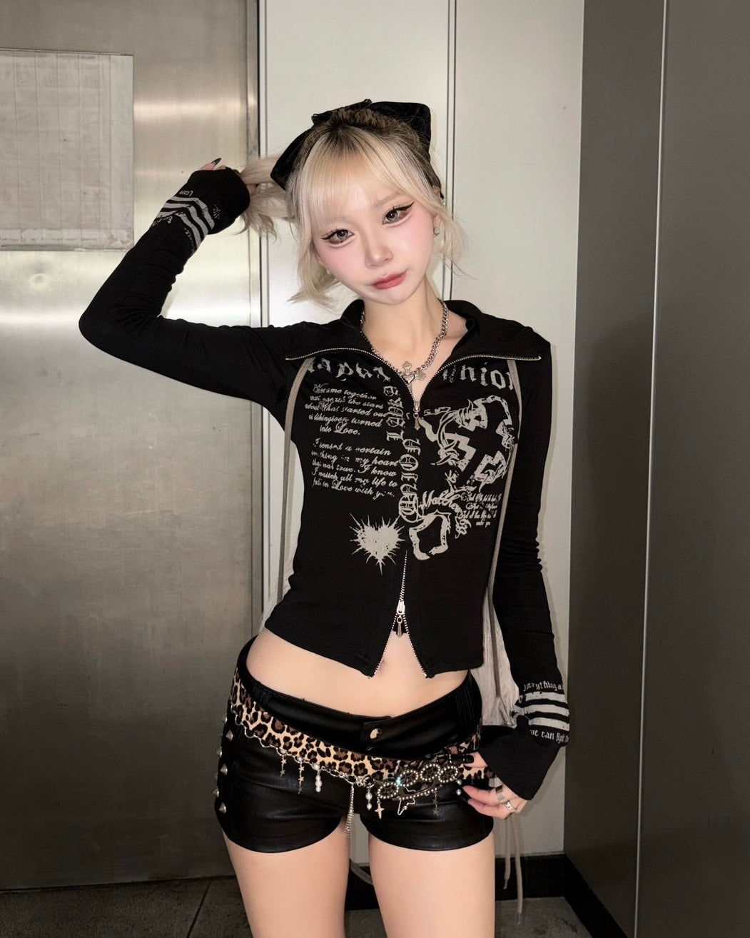 国際配送【BABY09】y2k print slim zipup top