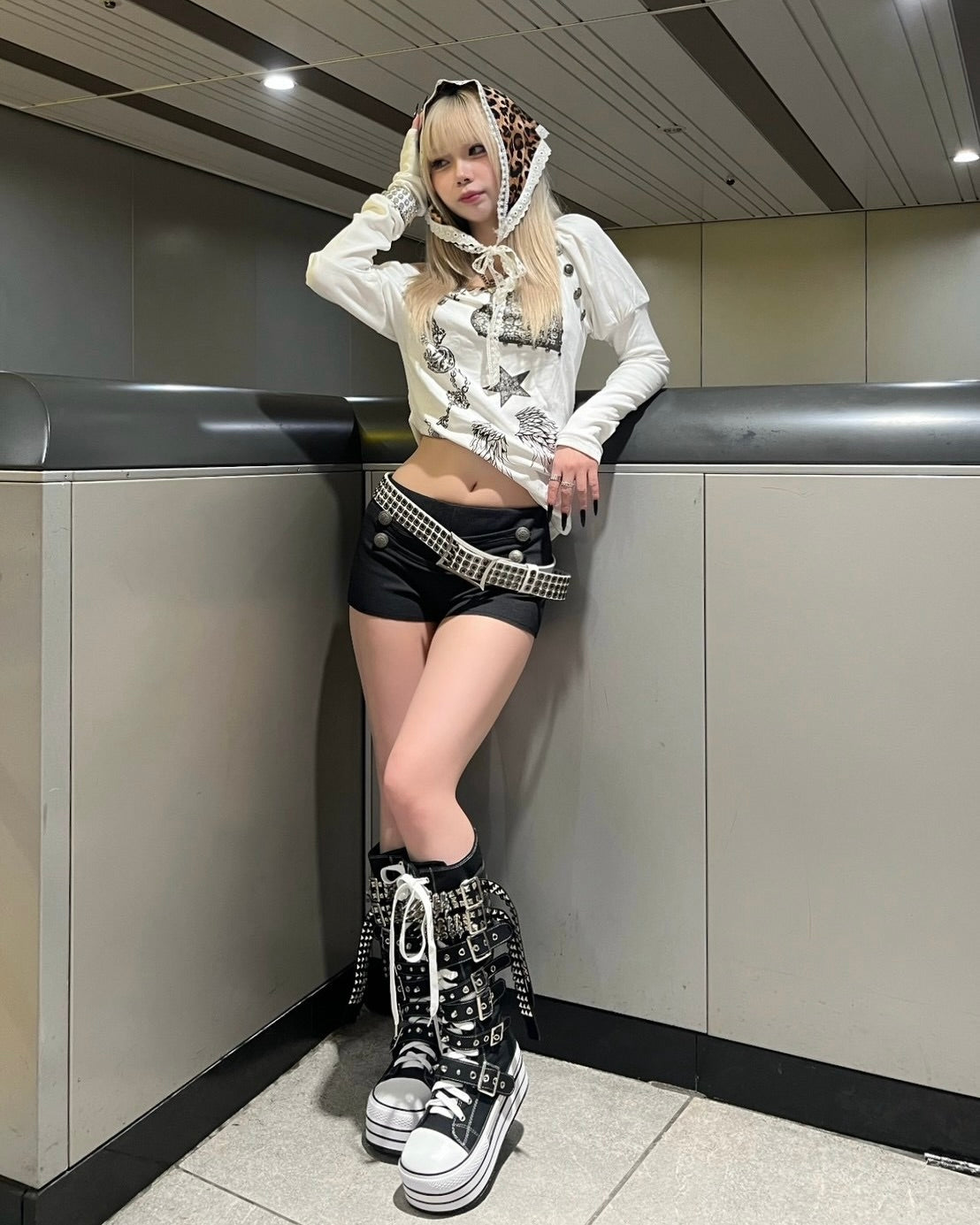 国際配送【BABY09】one-shoulder graffiti tops